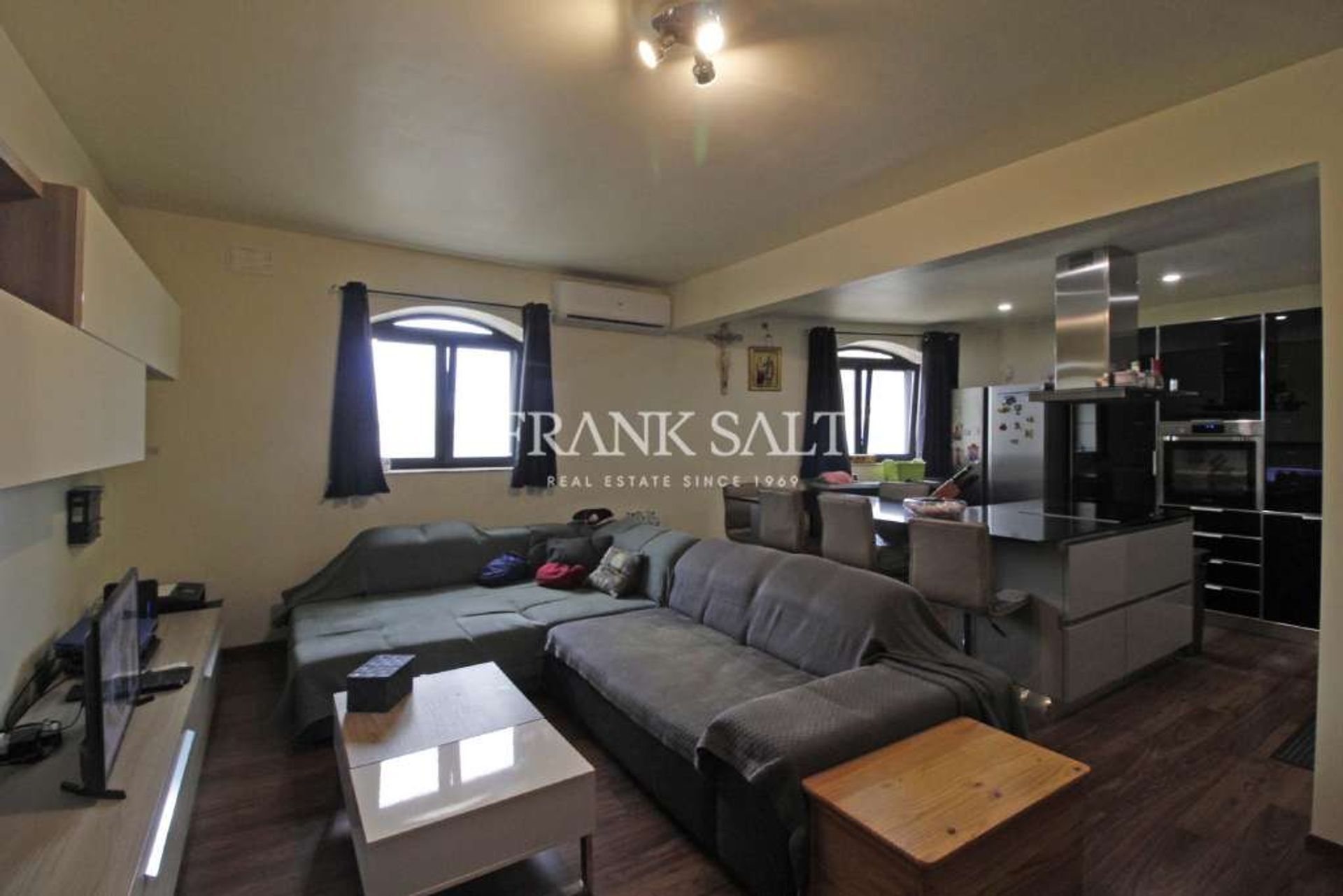 Condominium in San Giljan, San Giljan 11526083