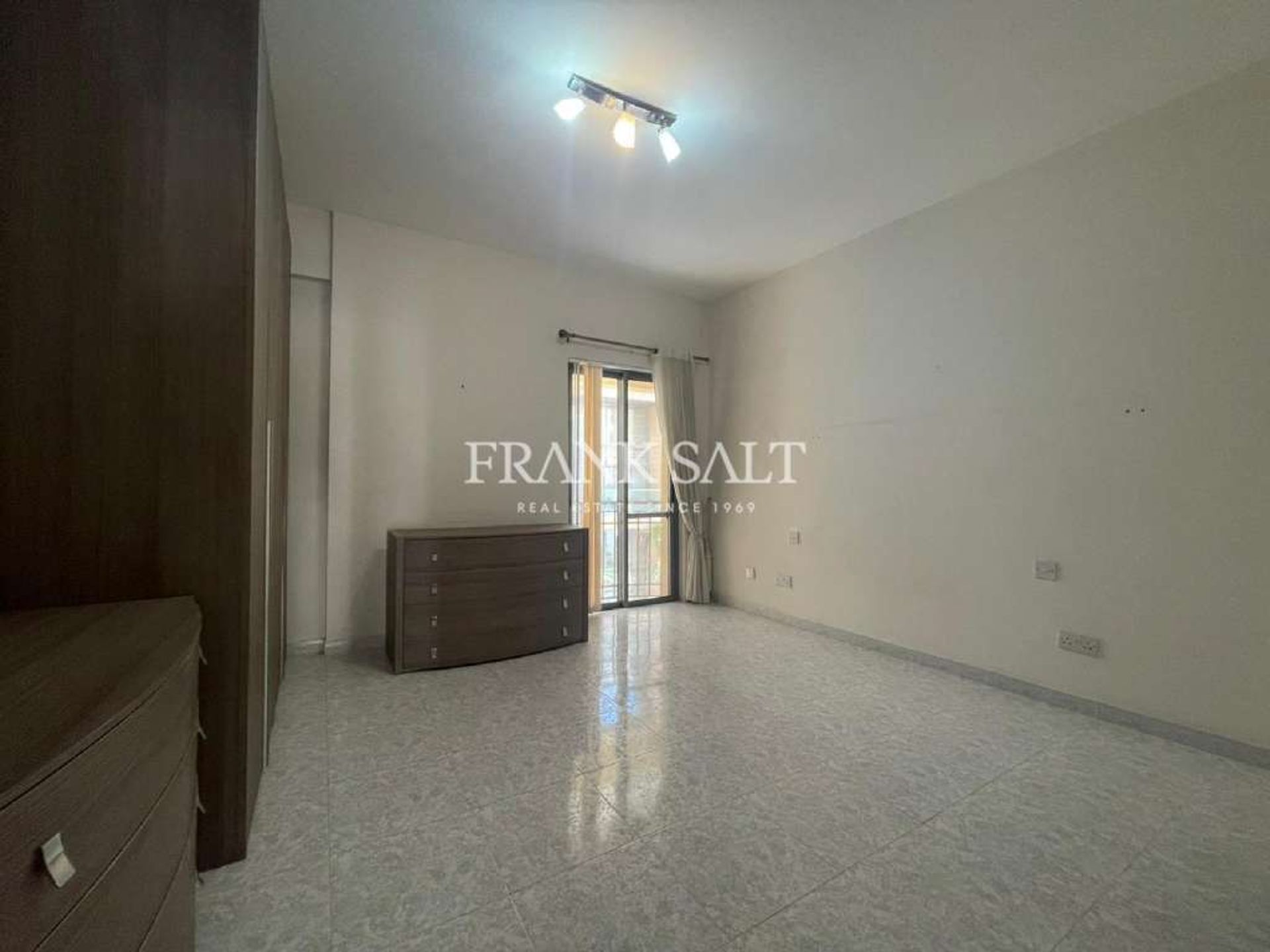 Condominio en Saint Julian's,  11526115