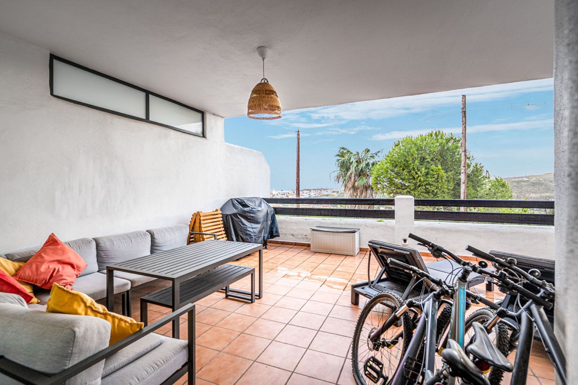 Condominium dans San Luis de Sabinillas, Andalousie 11526744