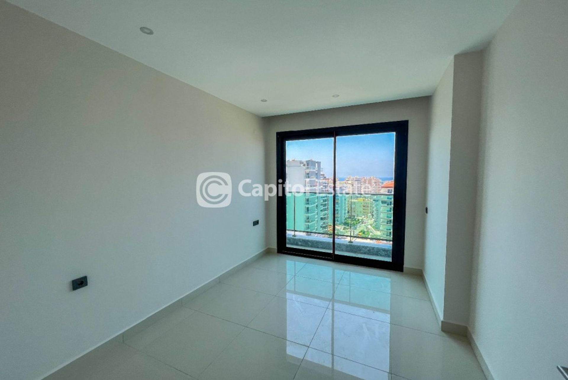 Condominium dans Mahmutlar, Antalya 11526747