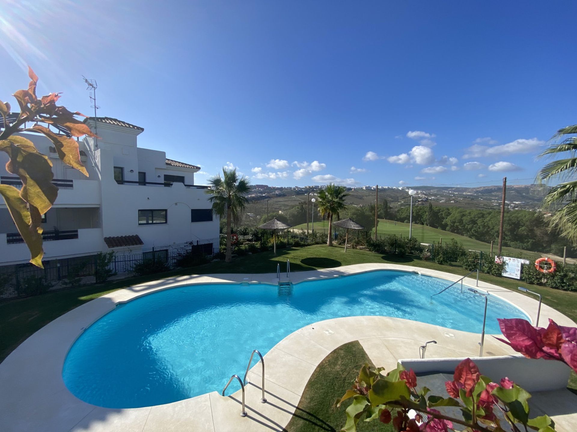 Condominium dans San Luis de Sabinillas, Andalousie 11526794