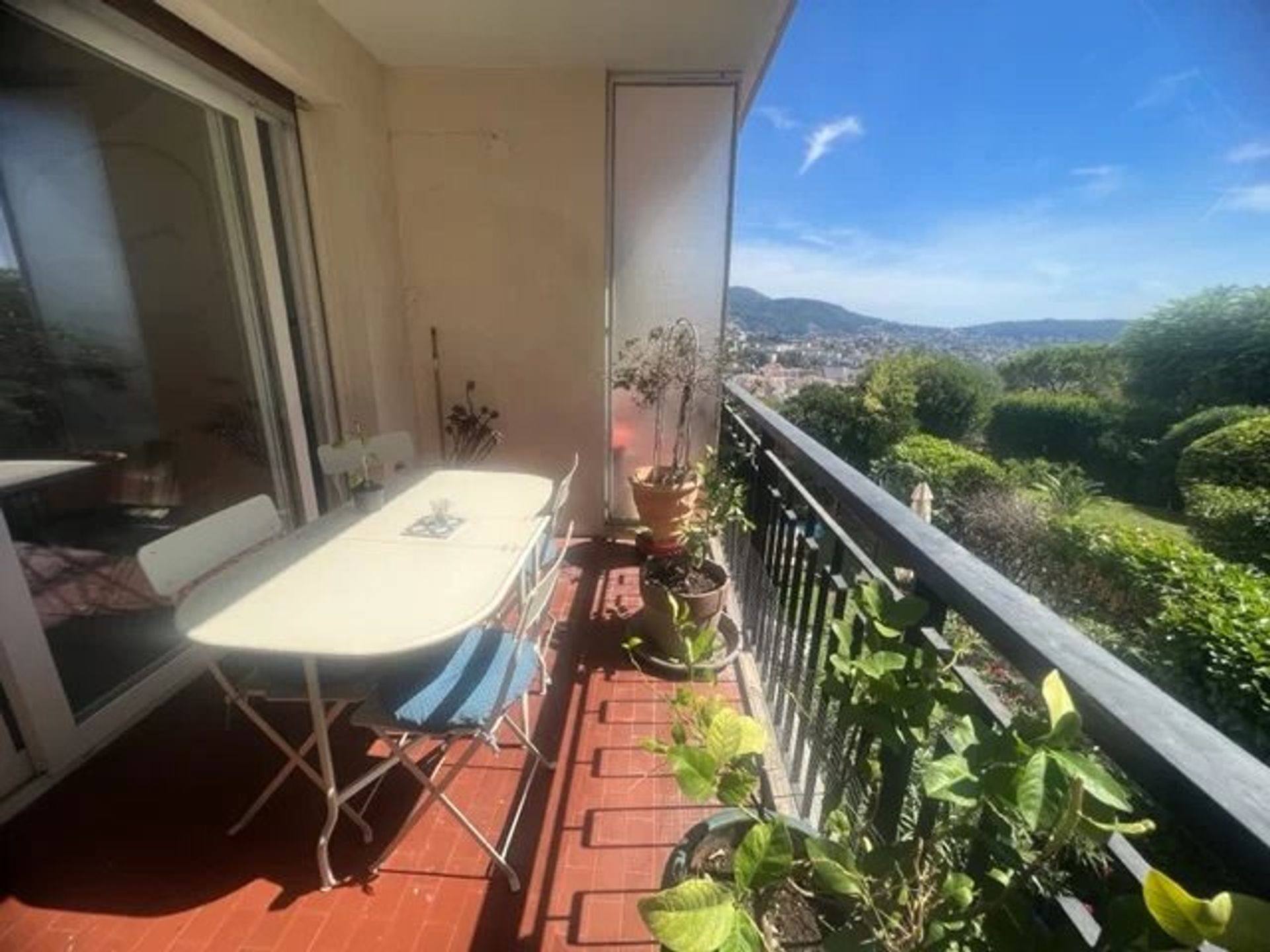 Condominium in Nice, Alpes-Maritimes 11526872