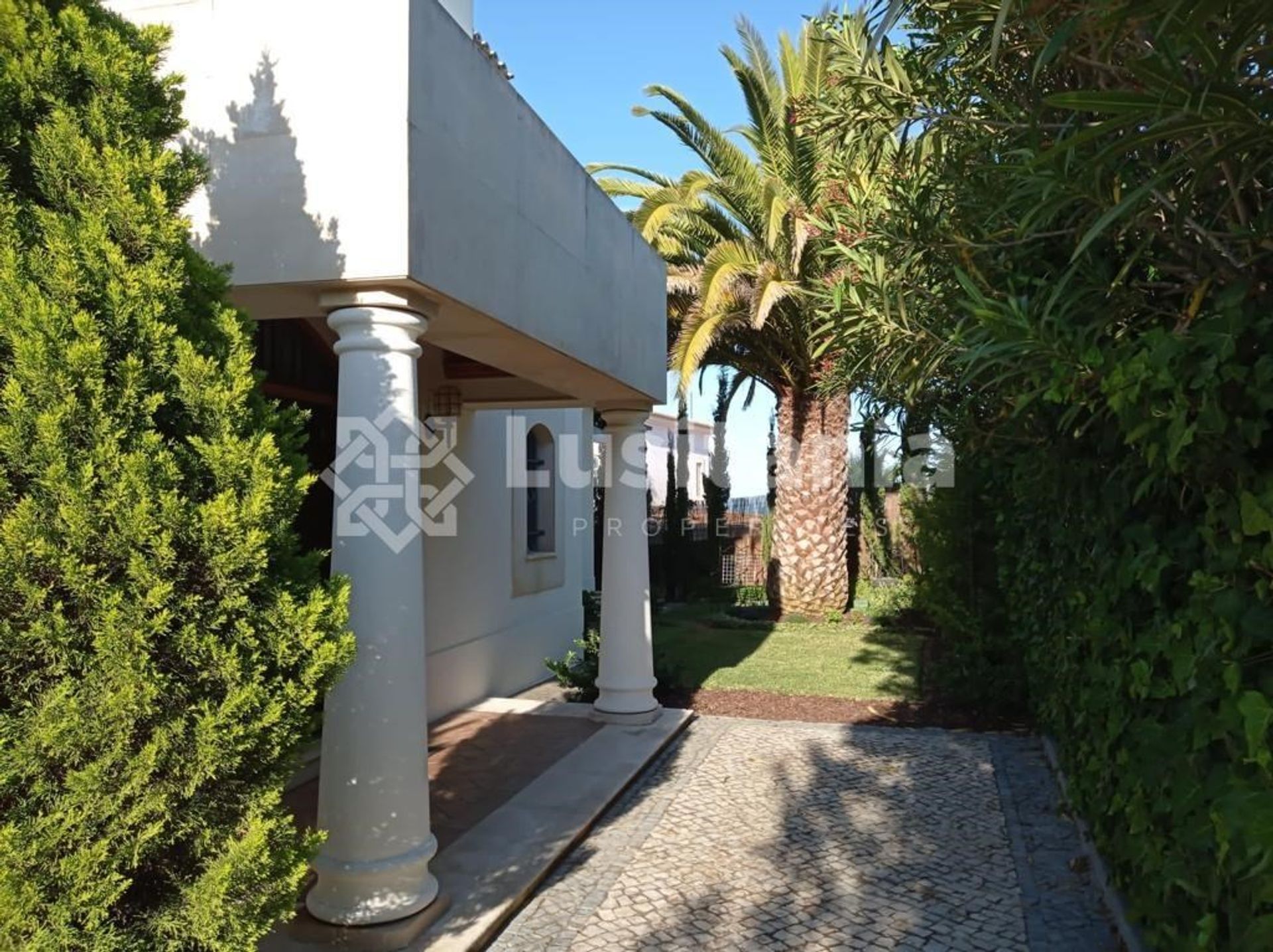 House in Albufeira, Faro District 11528475