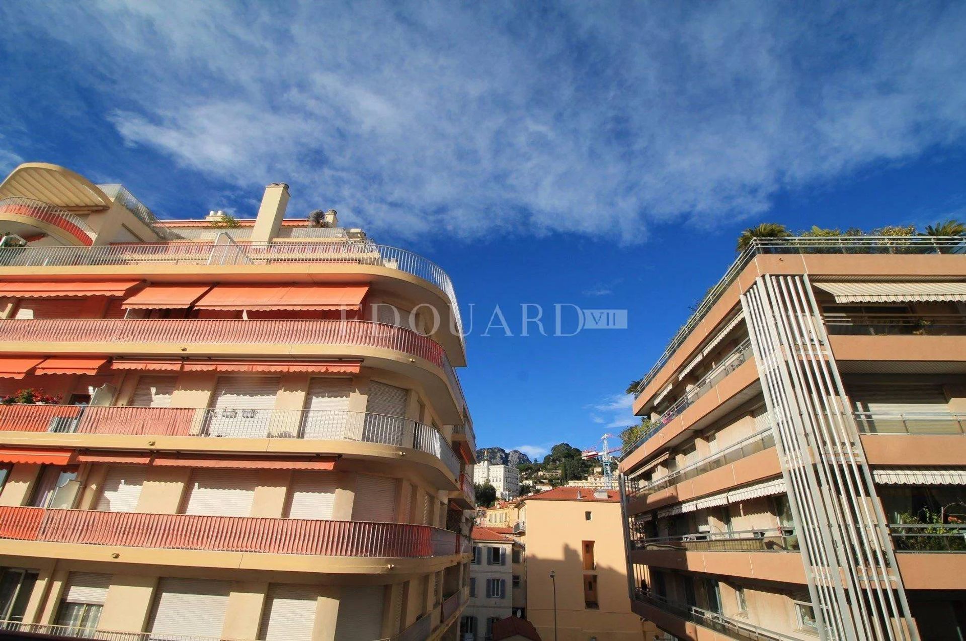 公寓 在 Menton, Provence-Alpes-Côte d'Azur 11529793