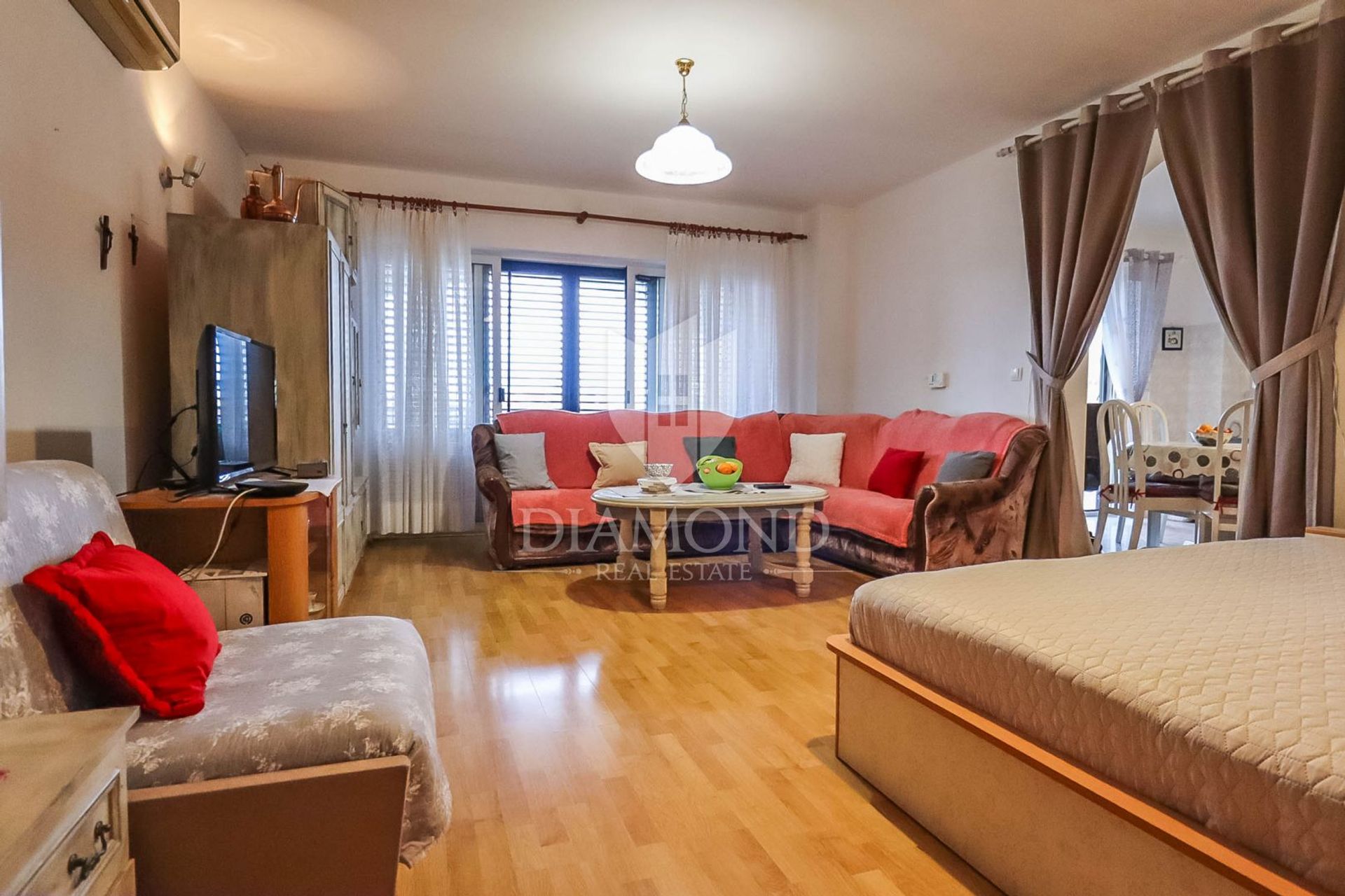 Condominio en Rovinjsko Selo, Istria County 11532178