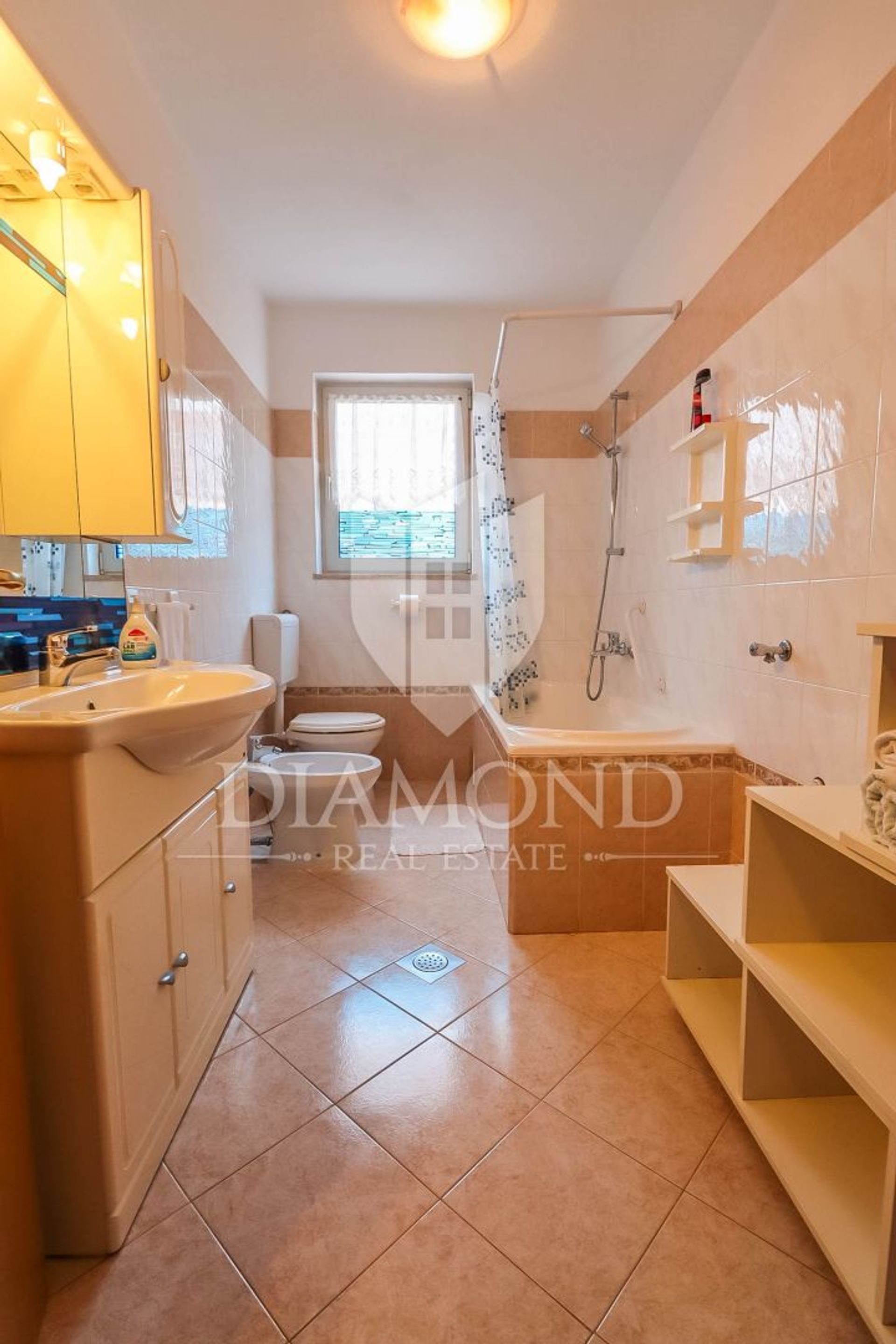 Condominium dans Rovinjsko Selo, Istria County 11532178