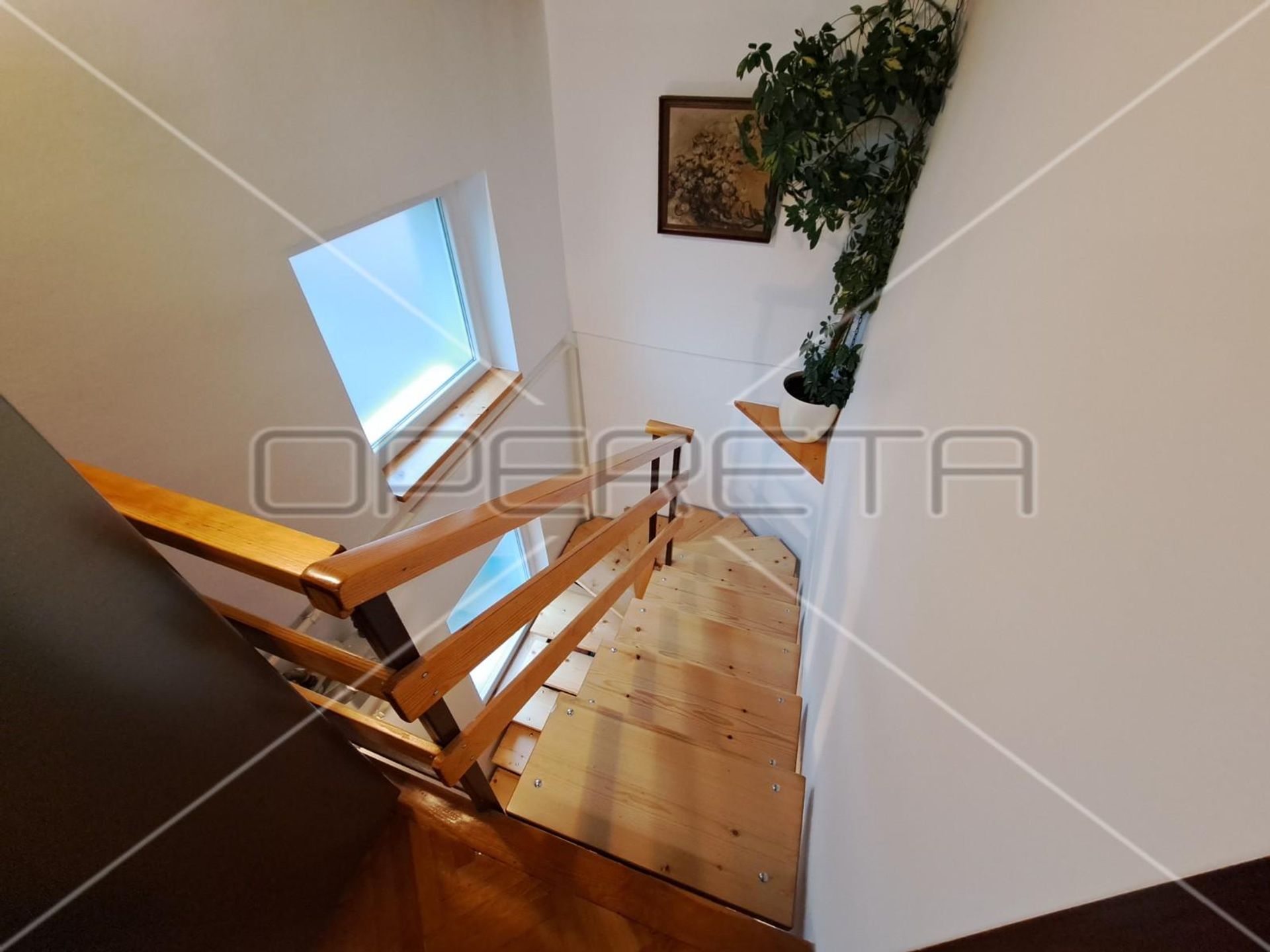 Hus i Vrapce, Zagreb, Grad 11534446