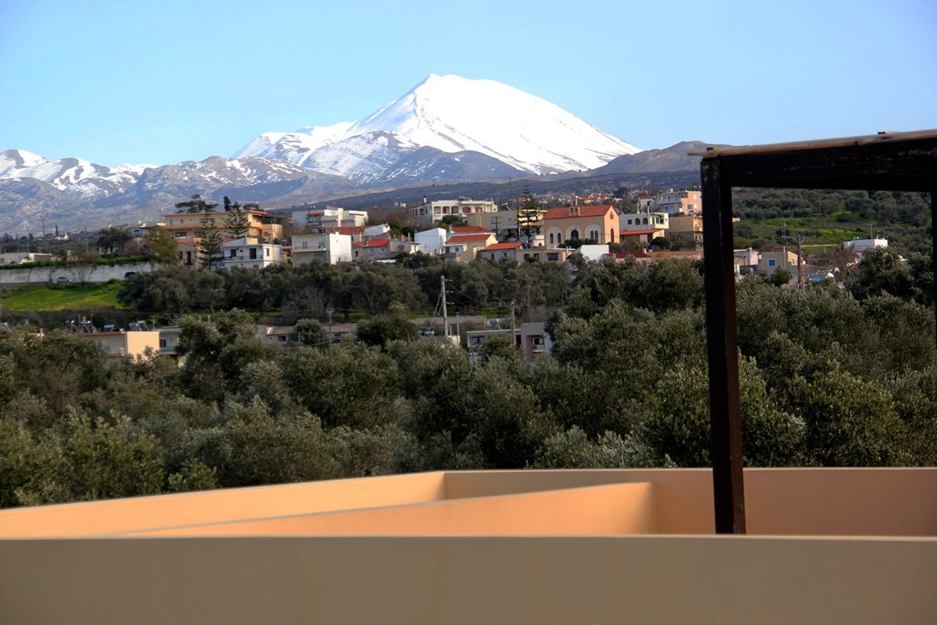 Condominium in Agios Antonios, Kriti 11536319