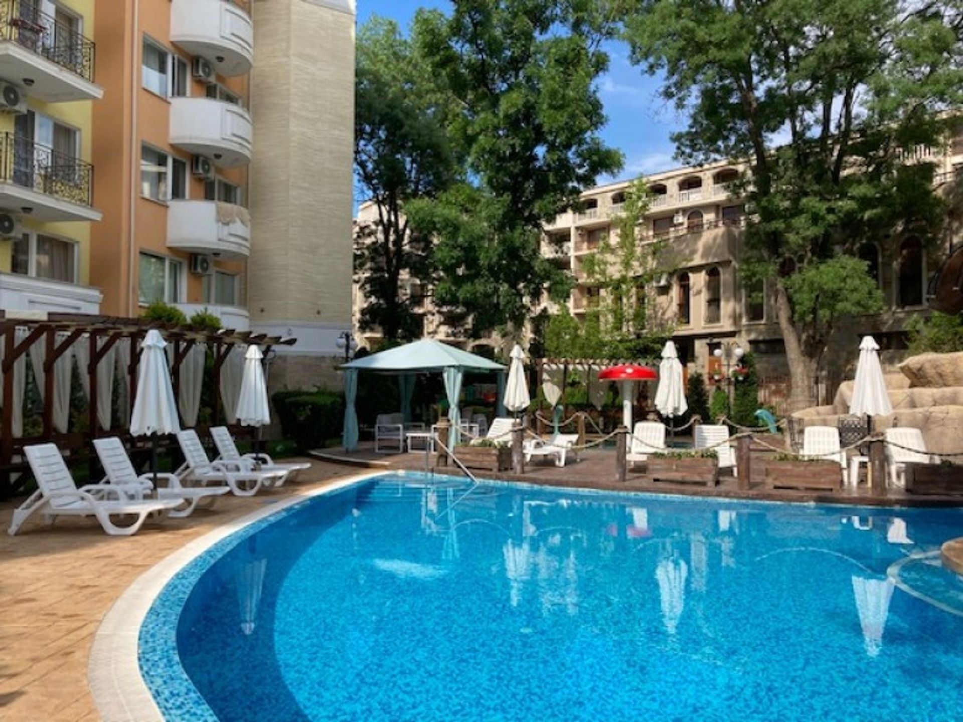 Condominium in Nesebar, Burgas 11536337