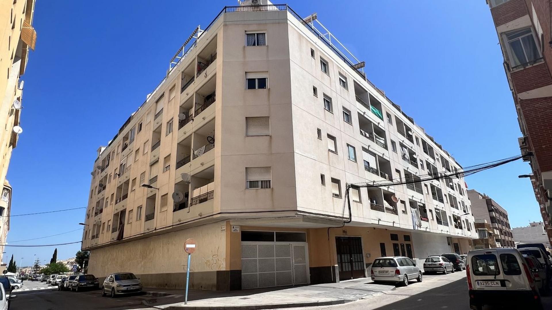 Condominium in Torrevieja, Valencian Community 11537452