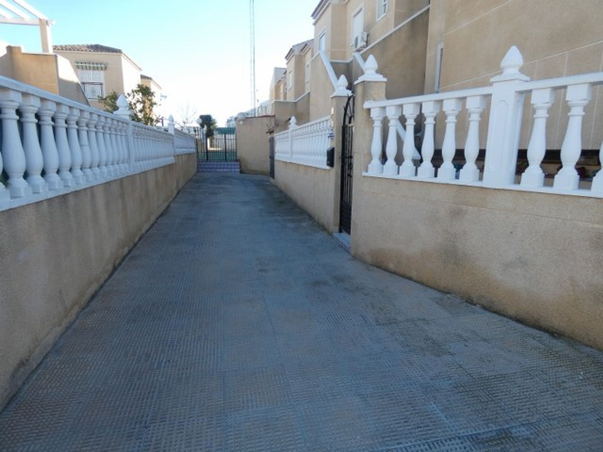 工业的 在 Torrevieja, Valencian Community 11537507