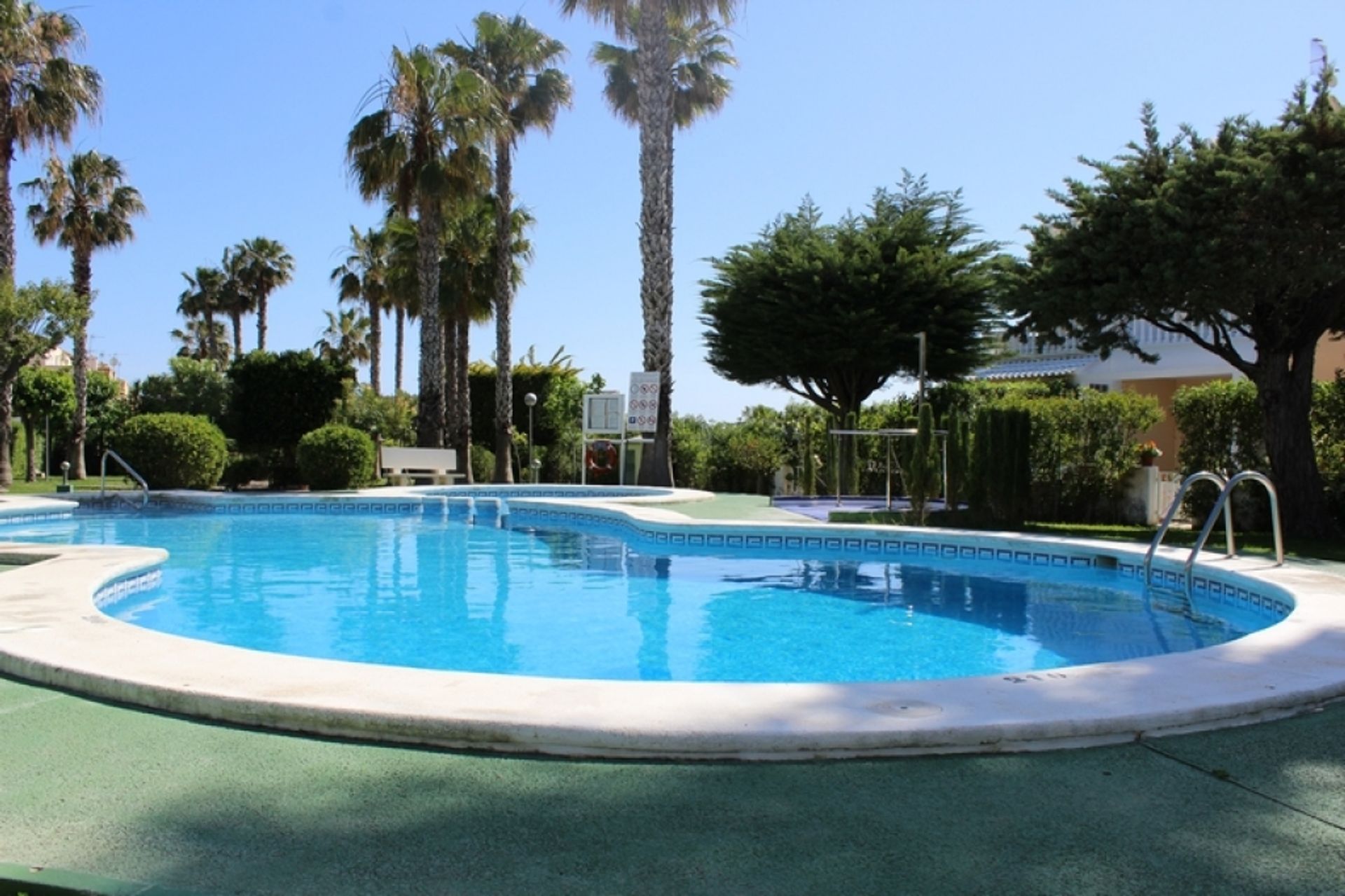 Condominium in , Valencian Community 11537530