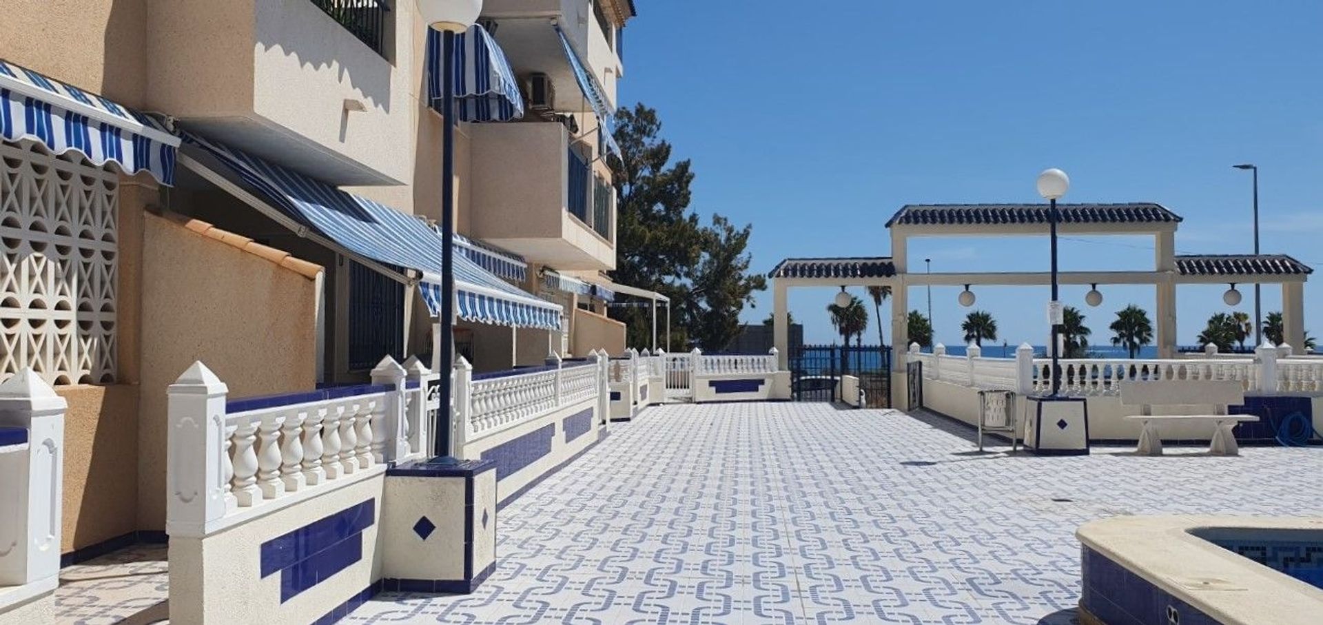 Condominium in Torrevieja, Valencian Community 11538223