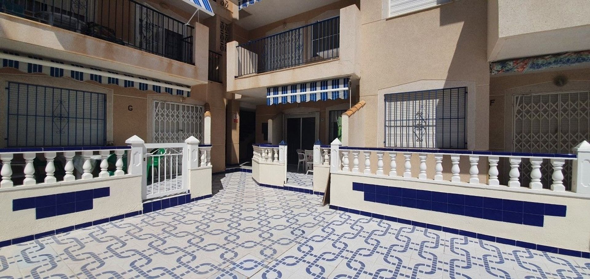 Condominium in Torrevieja, Valencian Community 11538223