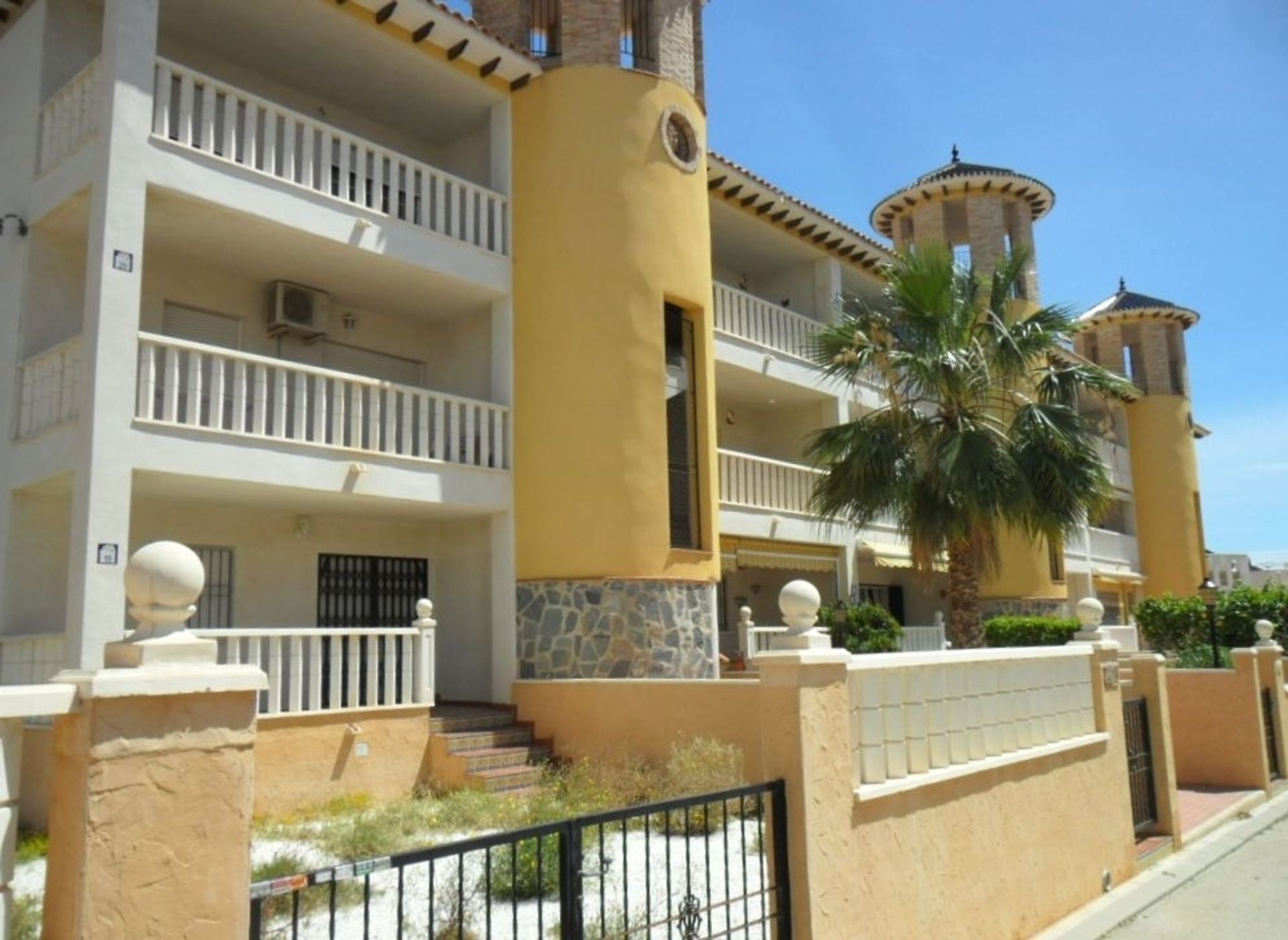 Condominium in Alicante (Alacant), Comunidad Valenciana 11538331