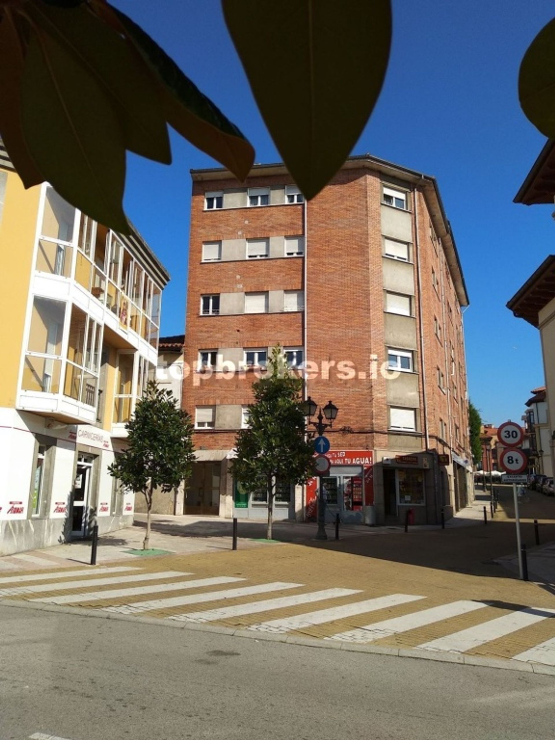 Condominium in Noreña, Principado de Asturias 11538999