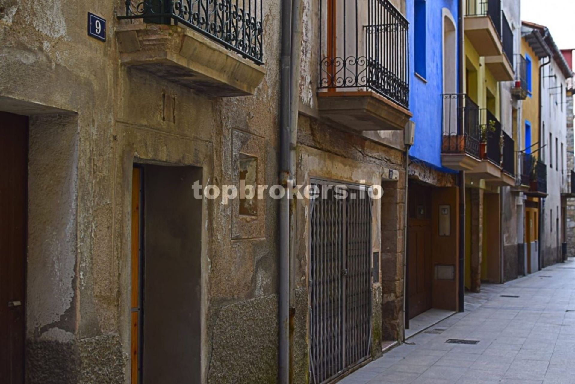 Dom w Sant Joan de les Abadesses, Catalunya 11539086