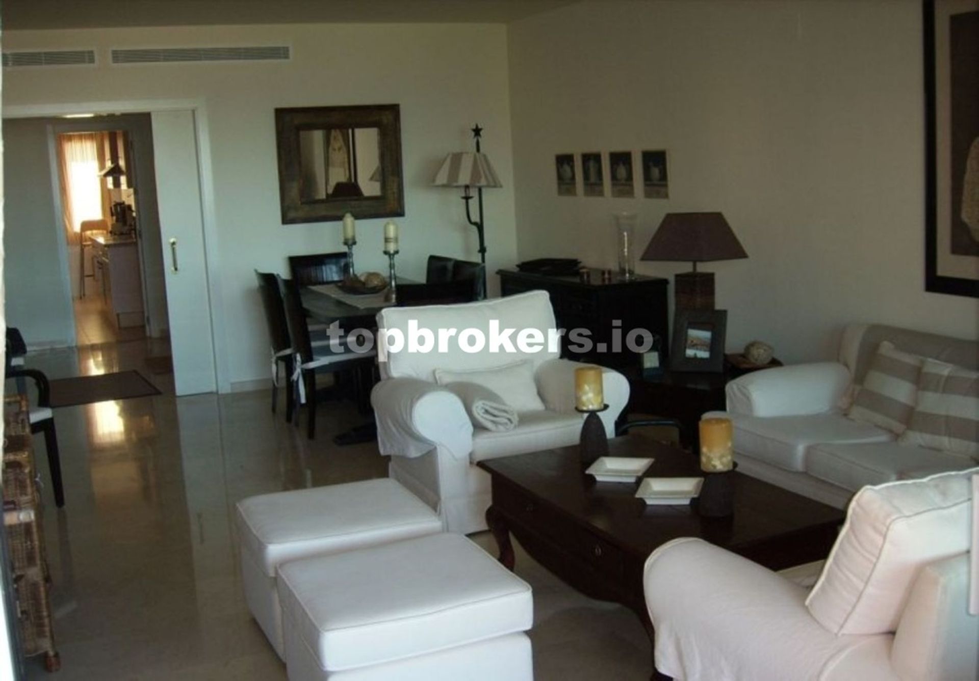 Condominium in Castillo de la Duquesa, Andalucía 11539117