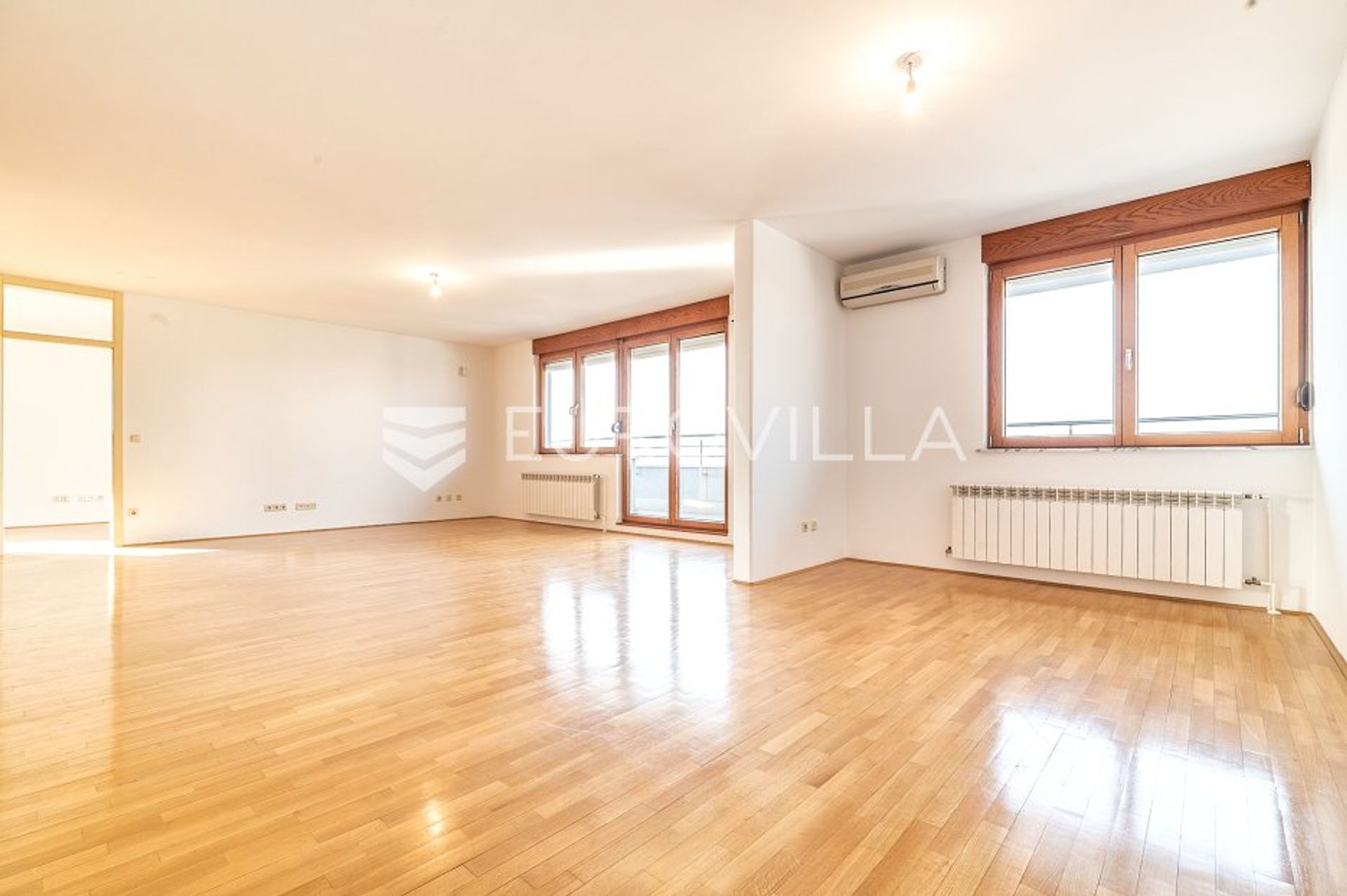 Condominium dans Vrapce, Zagreb, Grad 11539599