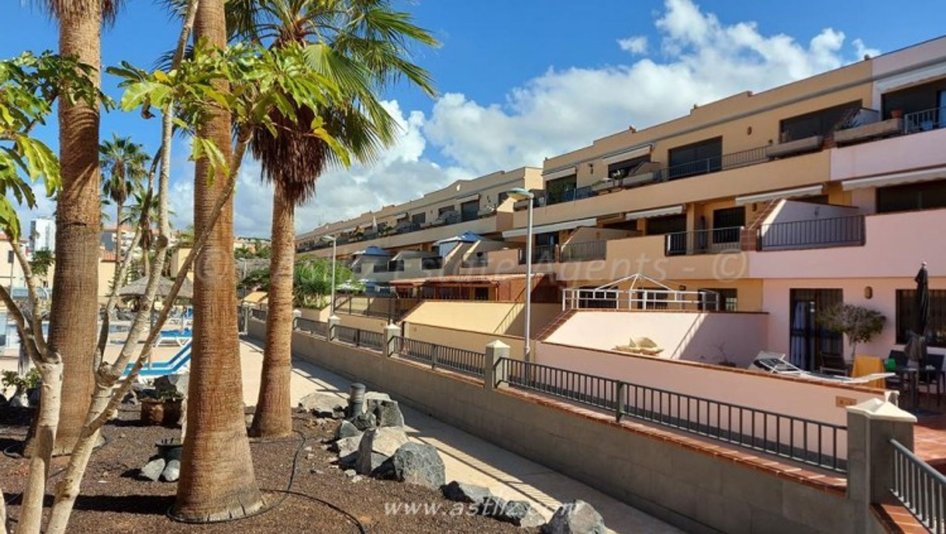 Condominium in Adeje, Canarias 11541272