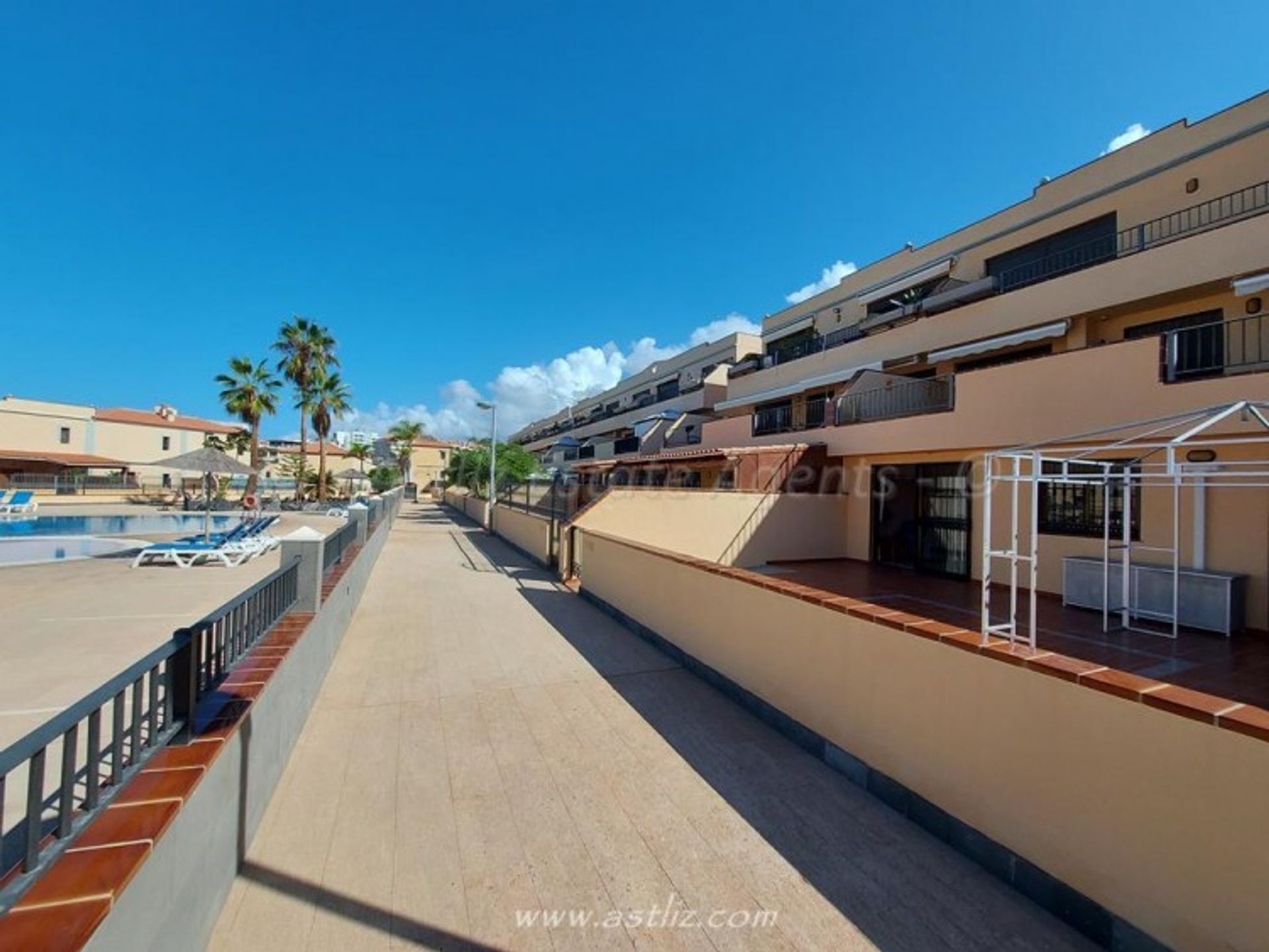 Condominium in Adeje, Canarias 11541272