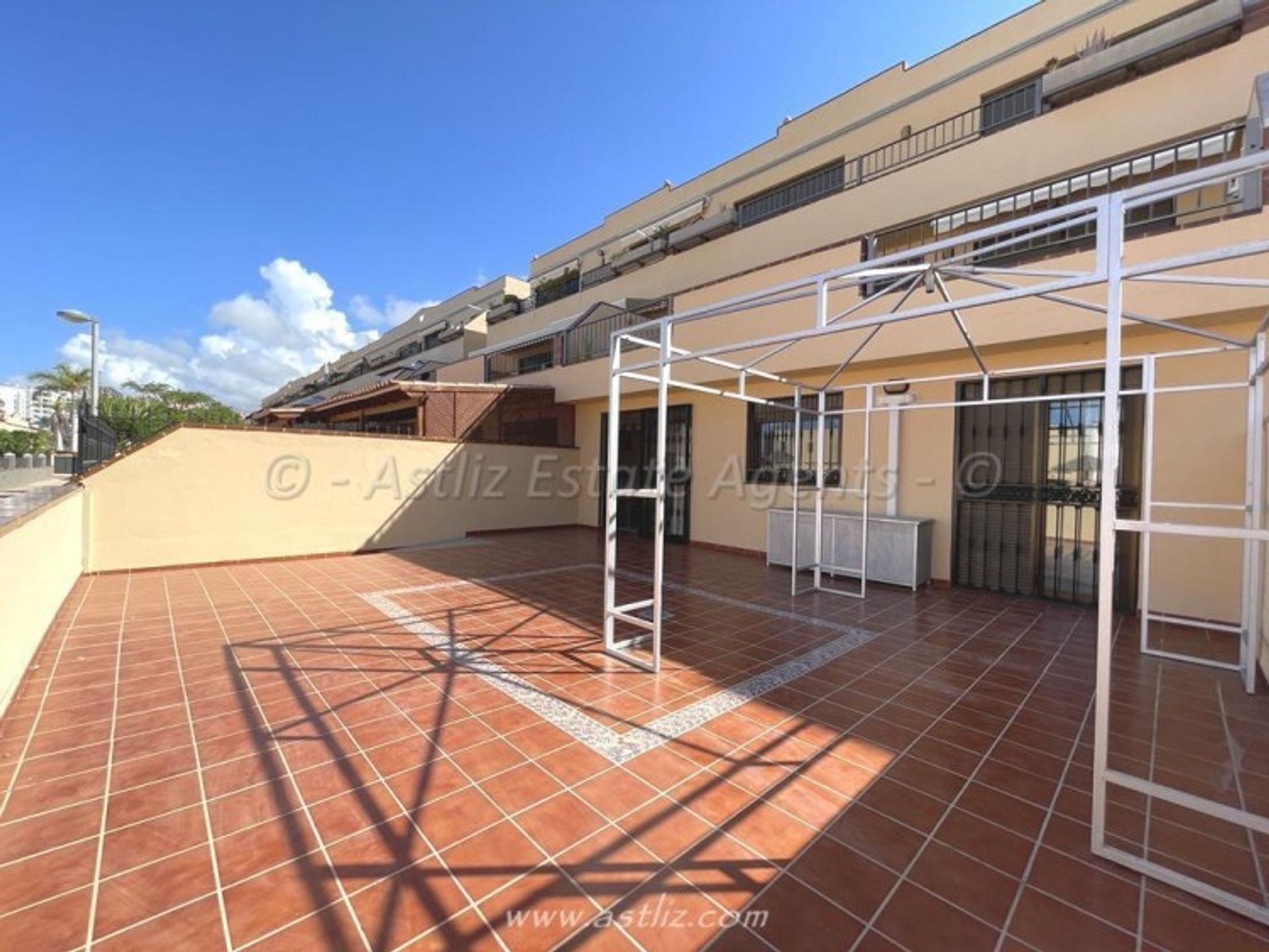 Condominium in Adeje, Canarias 11541272