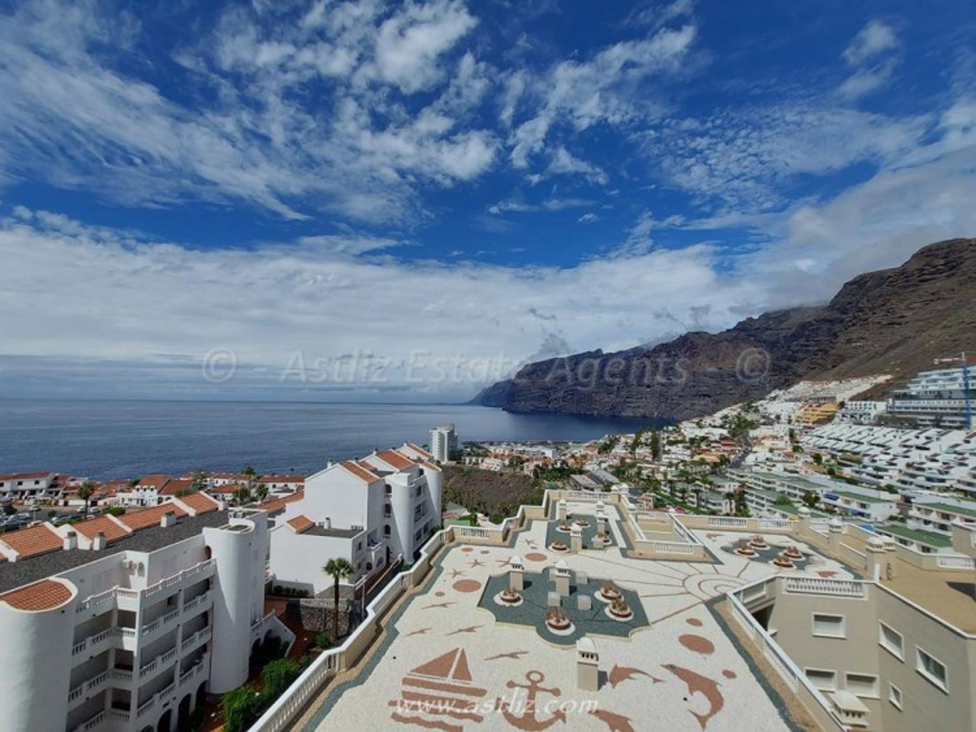 Condomínio no Acantilados de Los Gigantes, Canarias 11541274