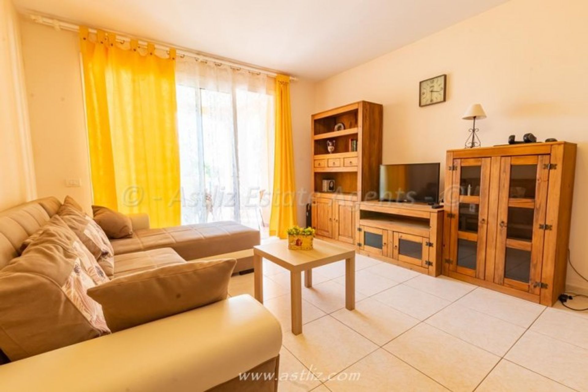 Condominium in Los Cristianos, Canarias 11541282