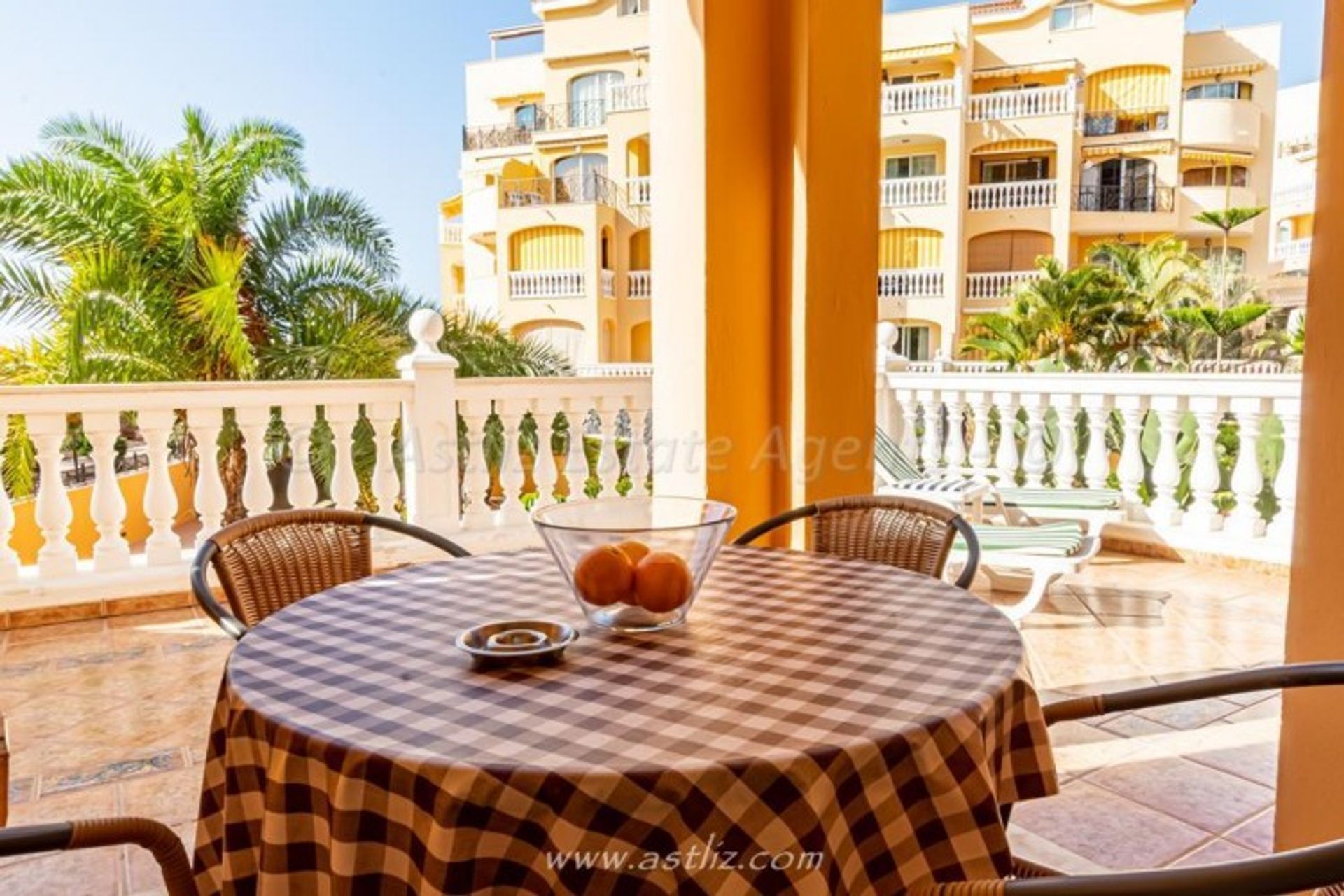 Condominium in Los Cristianos, Canarias 11541282