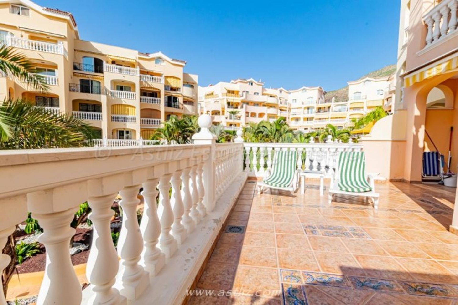 Condominium in Los Cristianos, Canarias 11541282