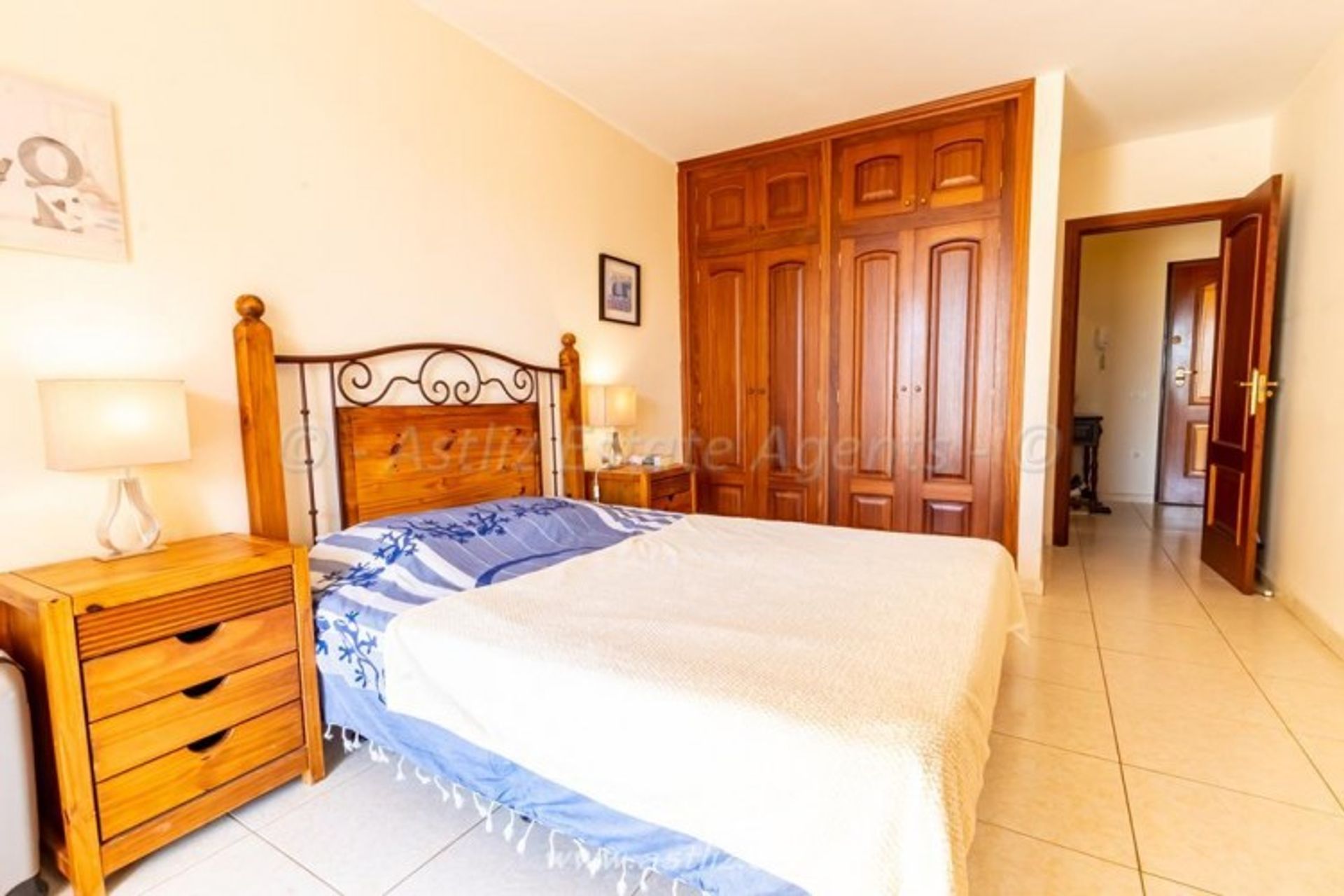 Condominium in Los Cristianos, Canarias 11541282