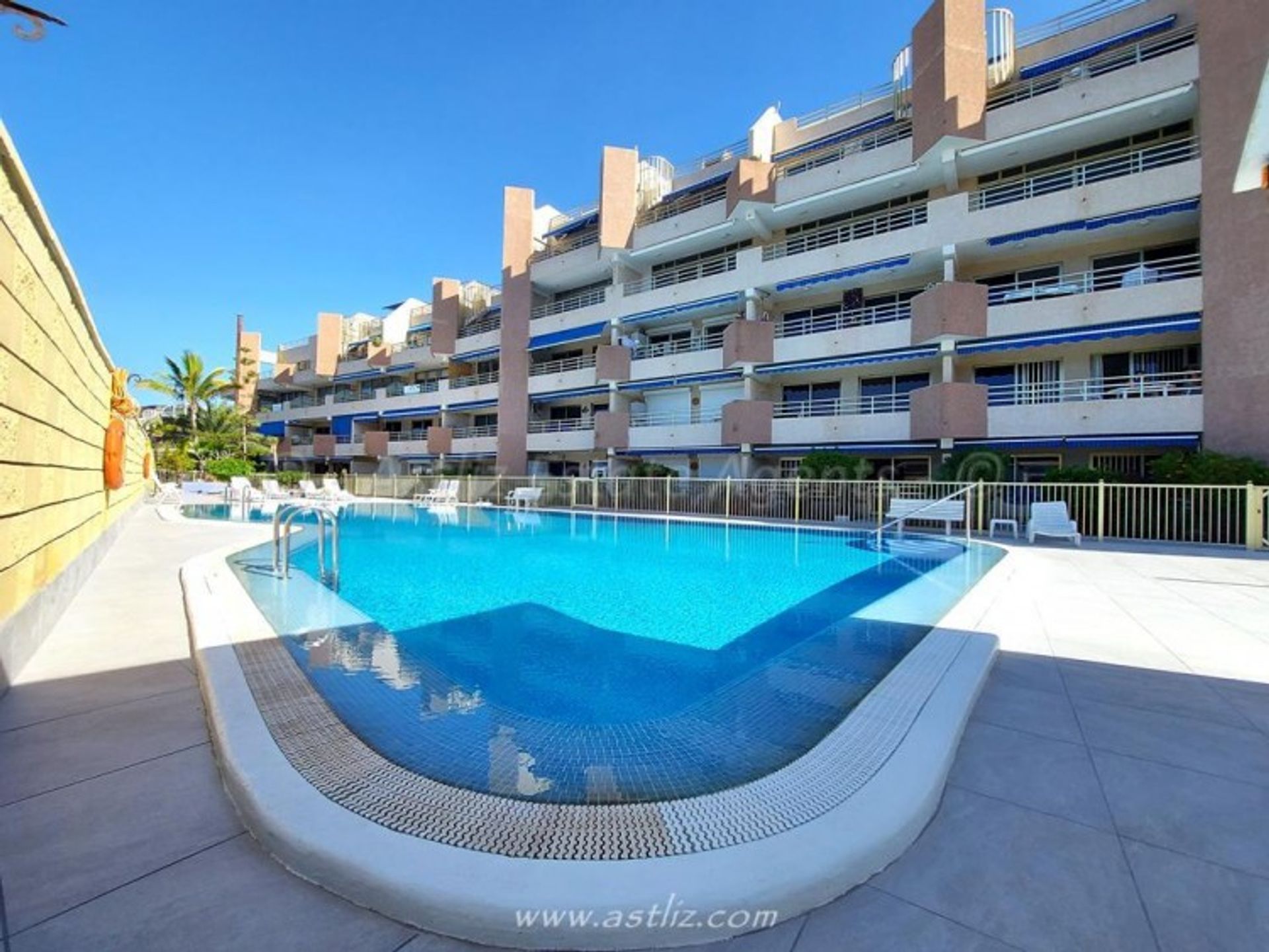 Condominio en Guía de Isora, Canarias 11541290