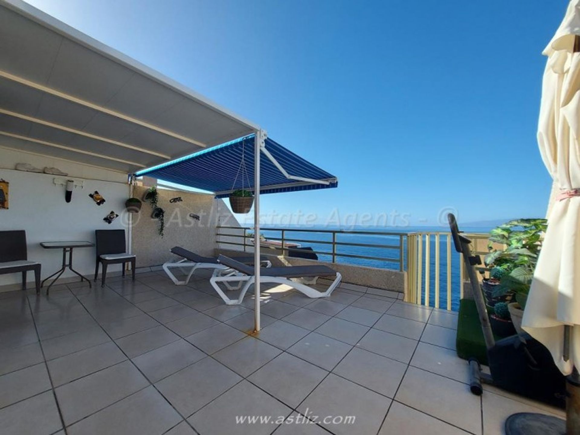 Condominio en Guía de Isora, Canarias 11541290