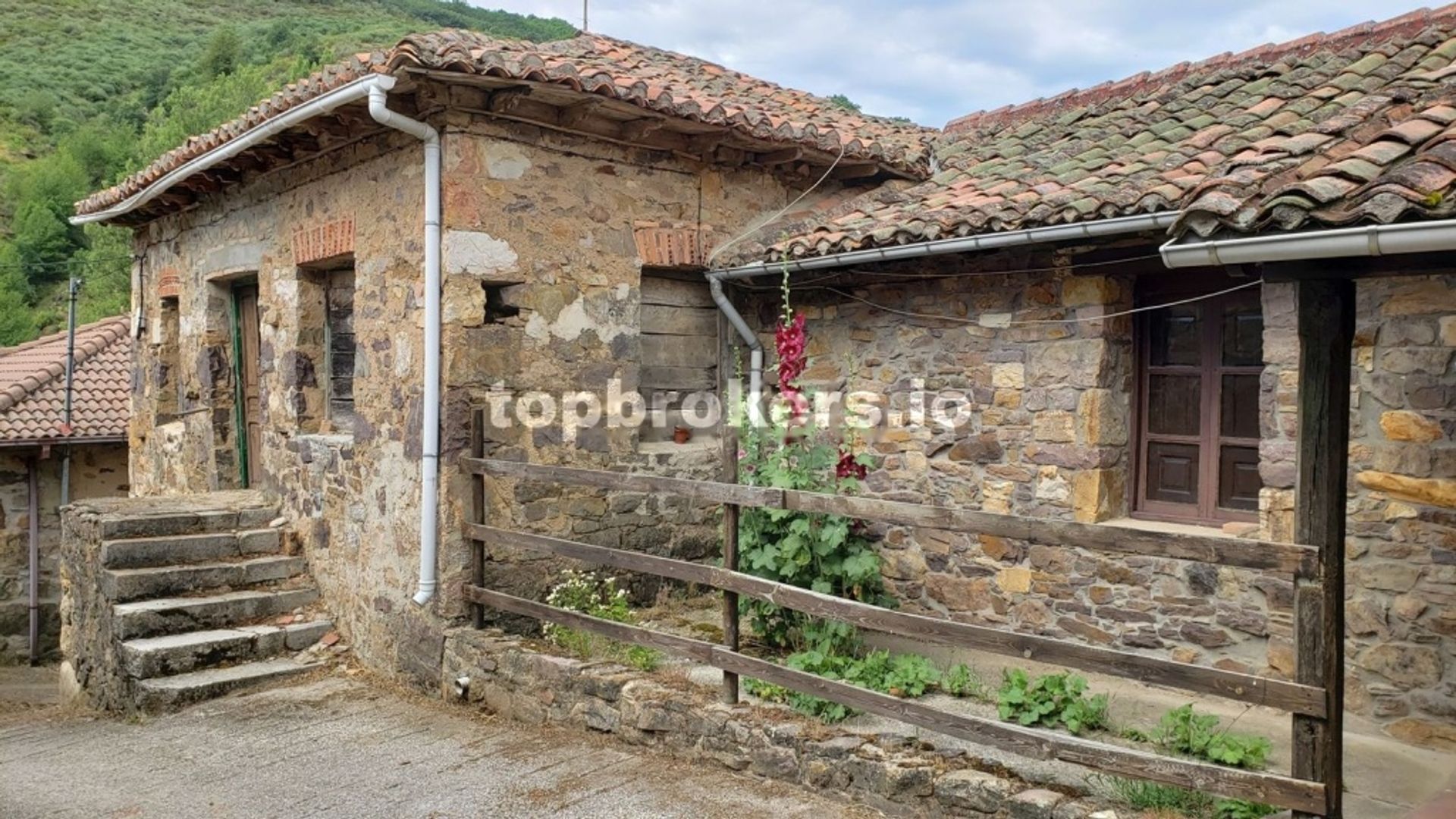 casa en Los Barrios de Luna, Castilla y León 11542240