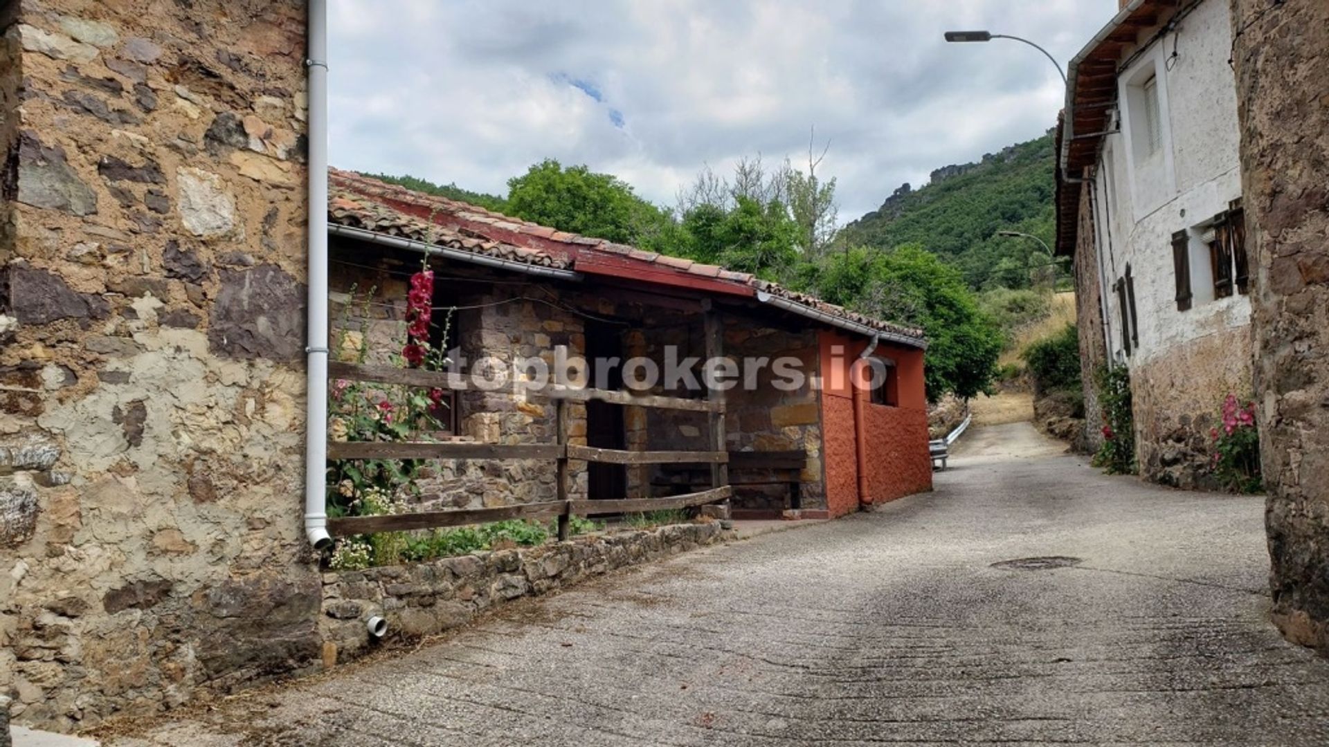 rumah dalam Los Barrios de Luna, Castilla y León 11542240