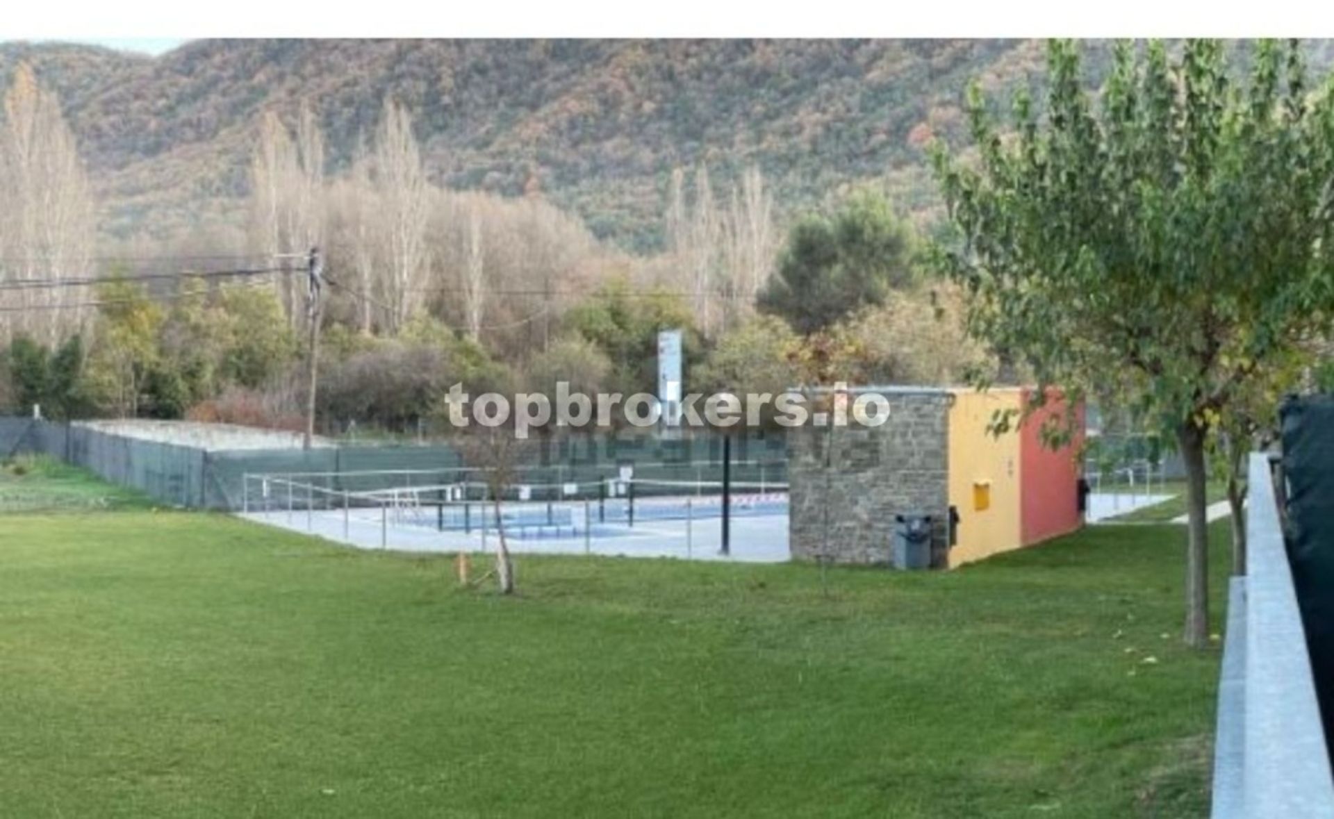 Condominio en Puente la Reina de Jaca, Aragón 11542628