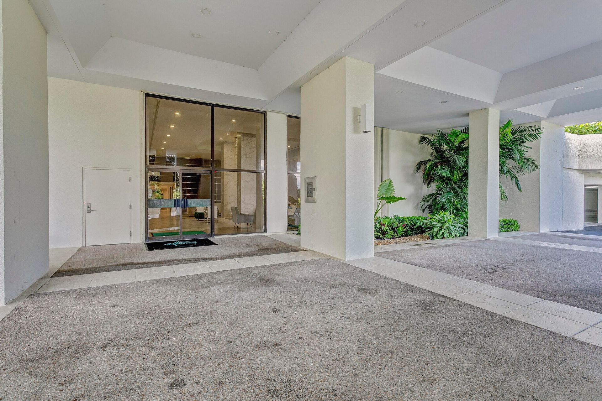 Condominium in Riviera Beach, Florida 11544962