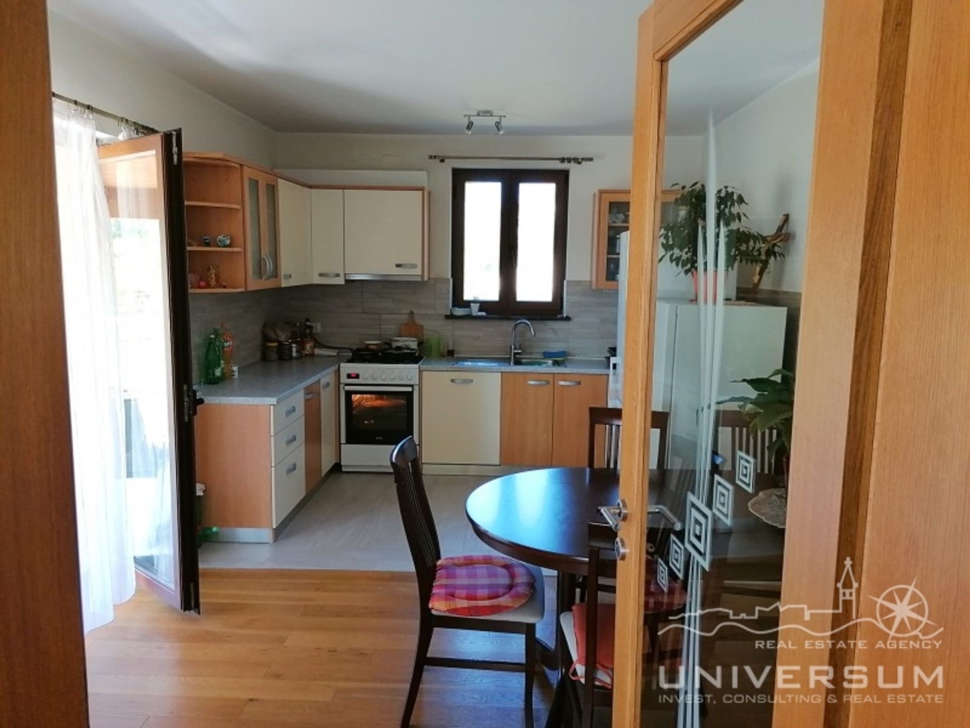 بيت في Umag, Istria County 11545084