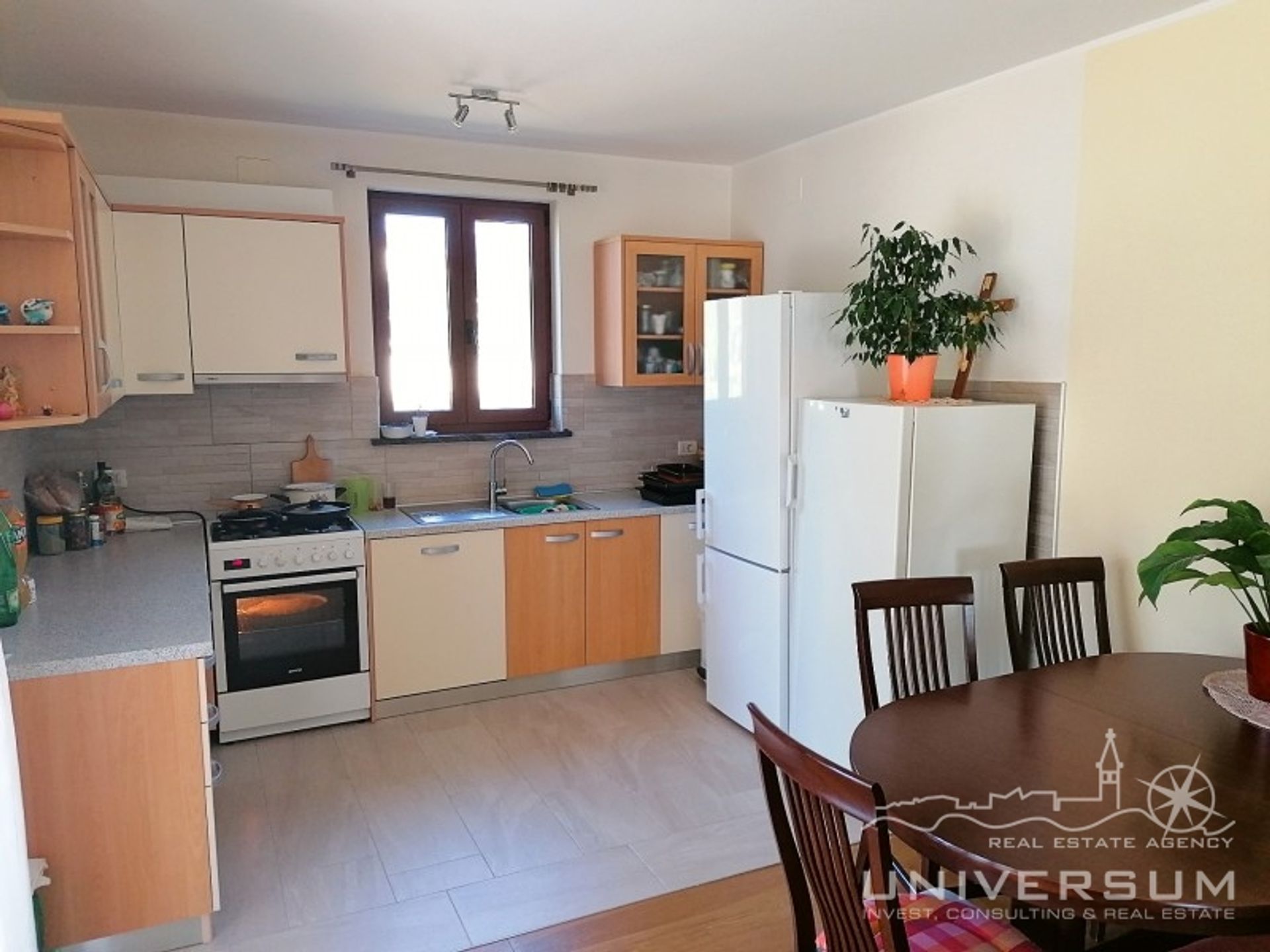 بيت في Umag, Istria County 11545084