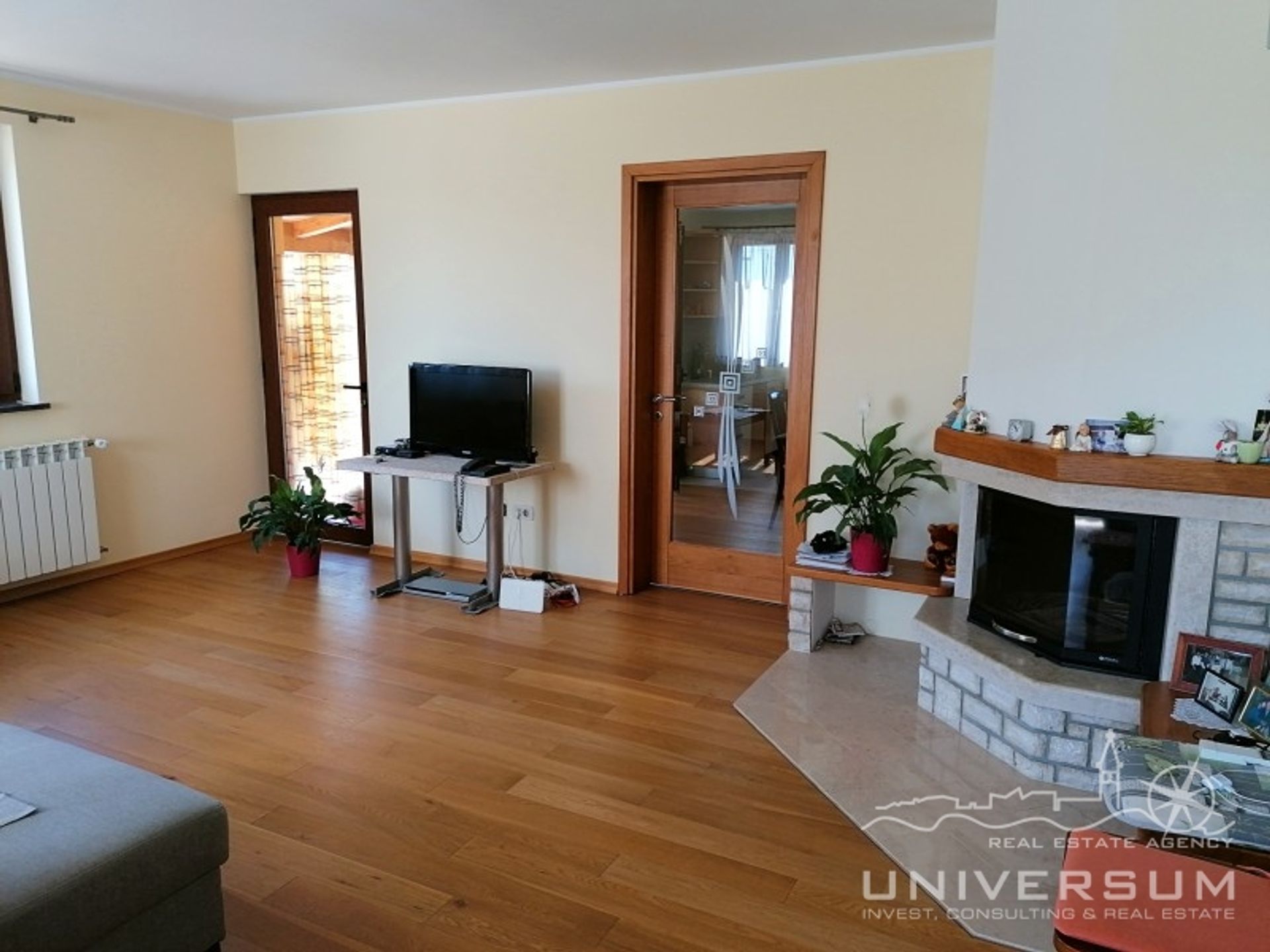 بيت في Umag, Istria County 11545084