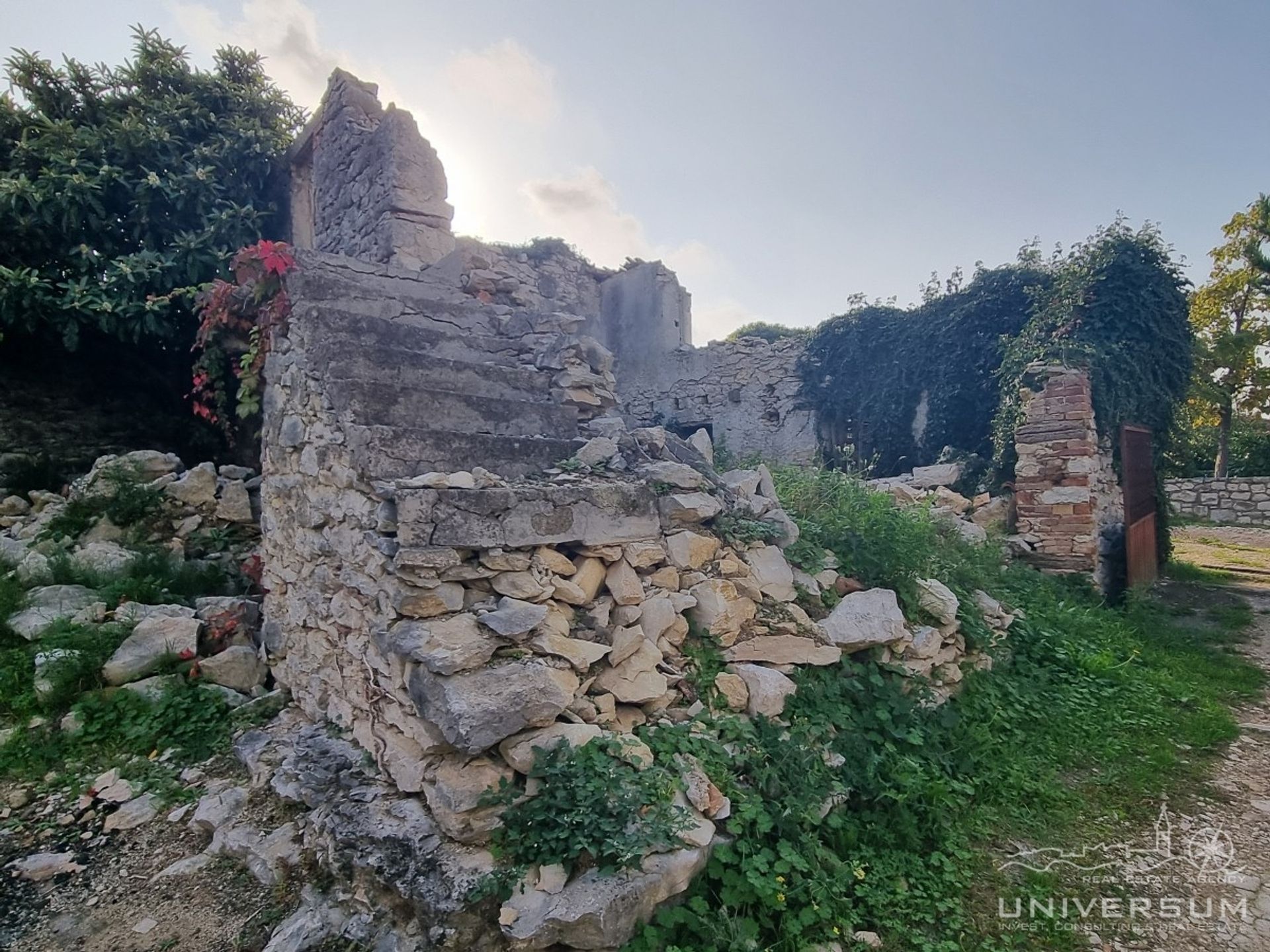 房子 在 Brtonigla, Istria County 11545180