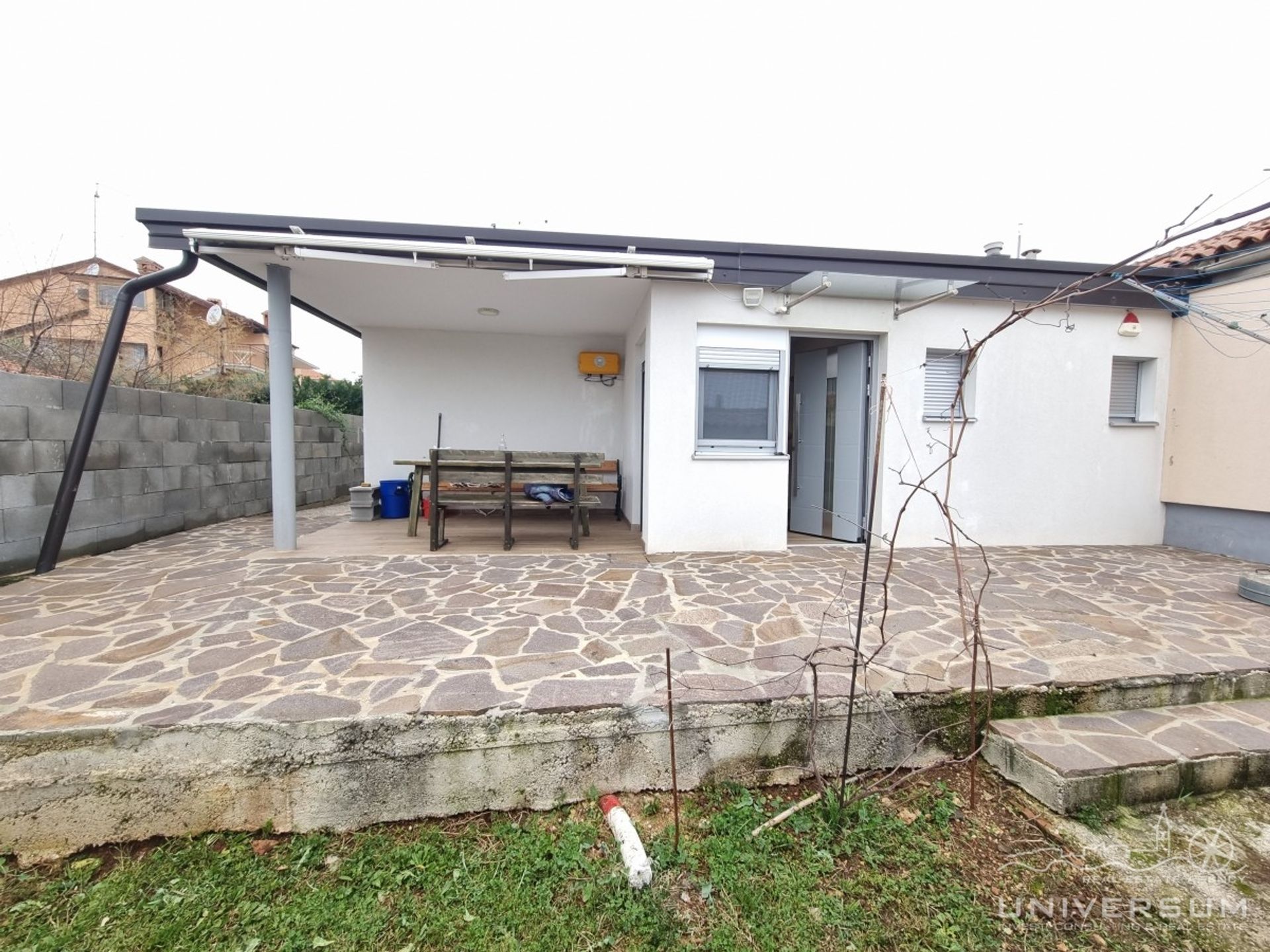 casa en Úmag, Istarska Županija 11545210