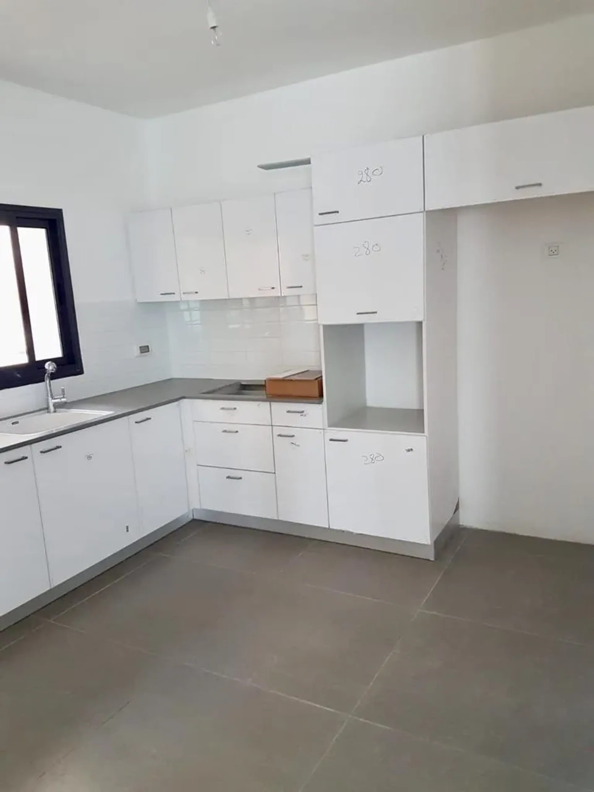 Osakehuoneisto sisään Ramat HaSharon, Tel Aviv 11545354