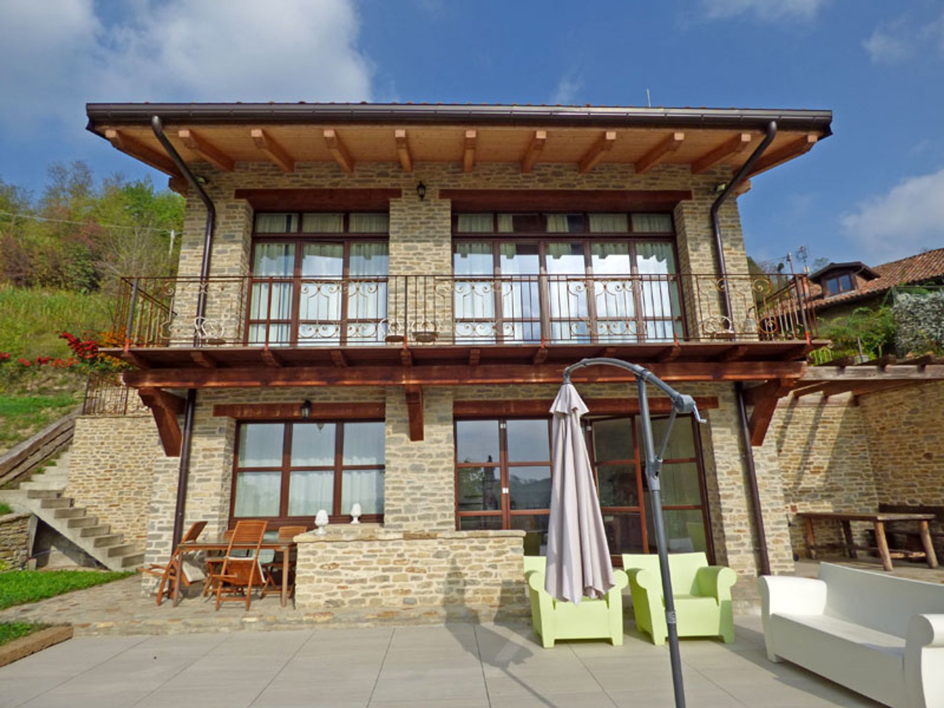 Haus im Montelupo Albese, Piemont 11546947