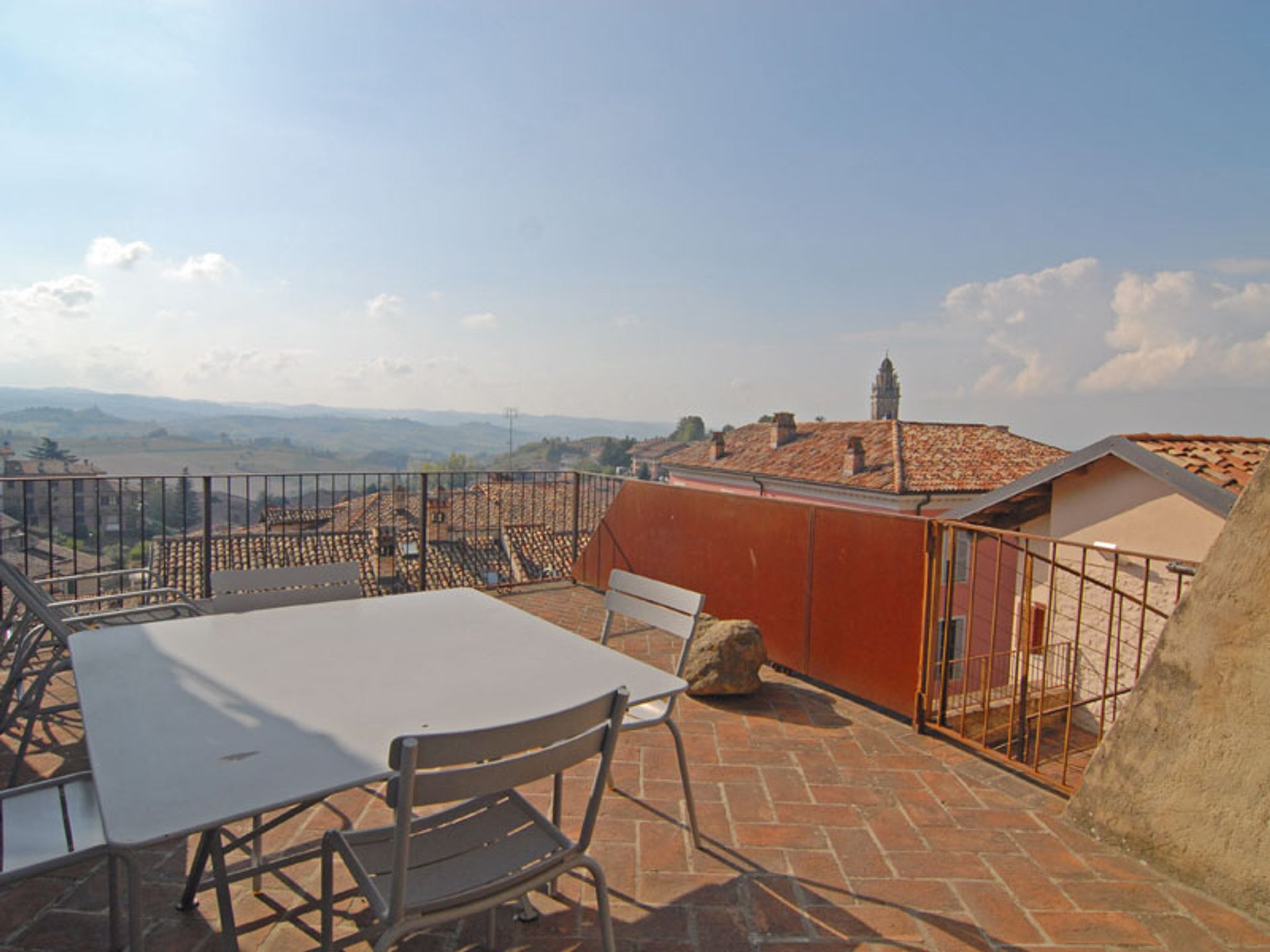 casa en Monforte de Alba, Piamonte 11546953