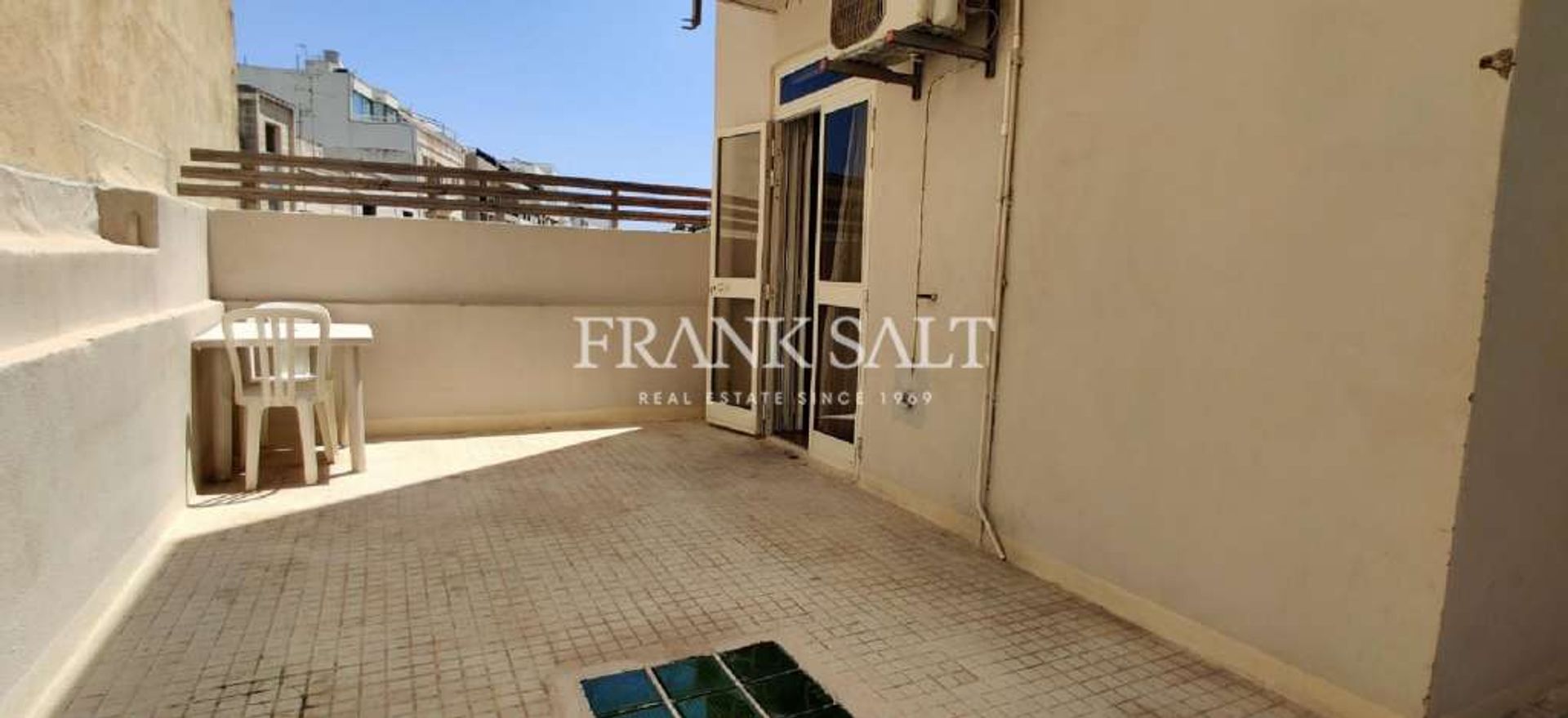 Condominium in San Giljan, San Giljan 11548845