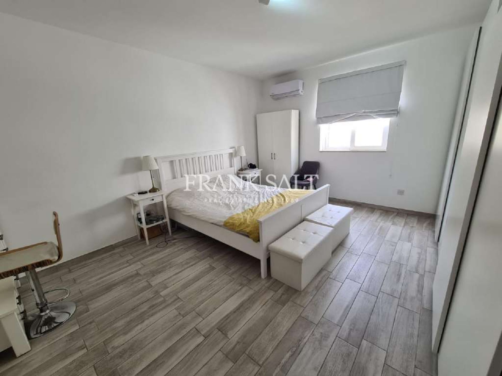 Condominium in Sliema,  11549171