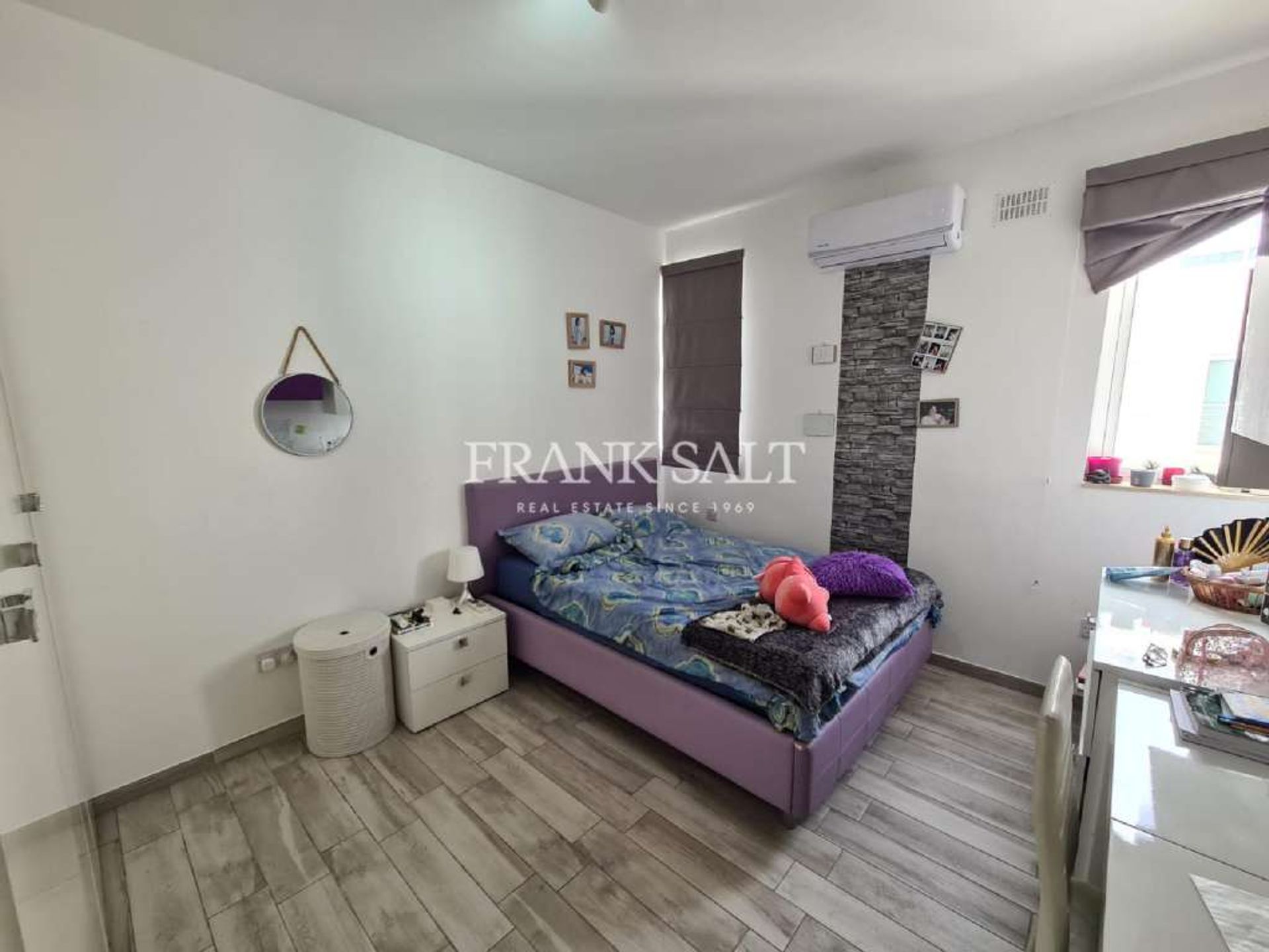 Condominium in Sliema,  11549171