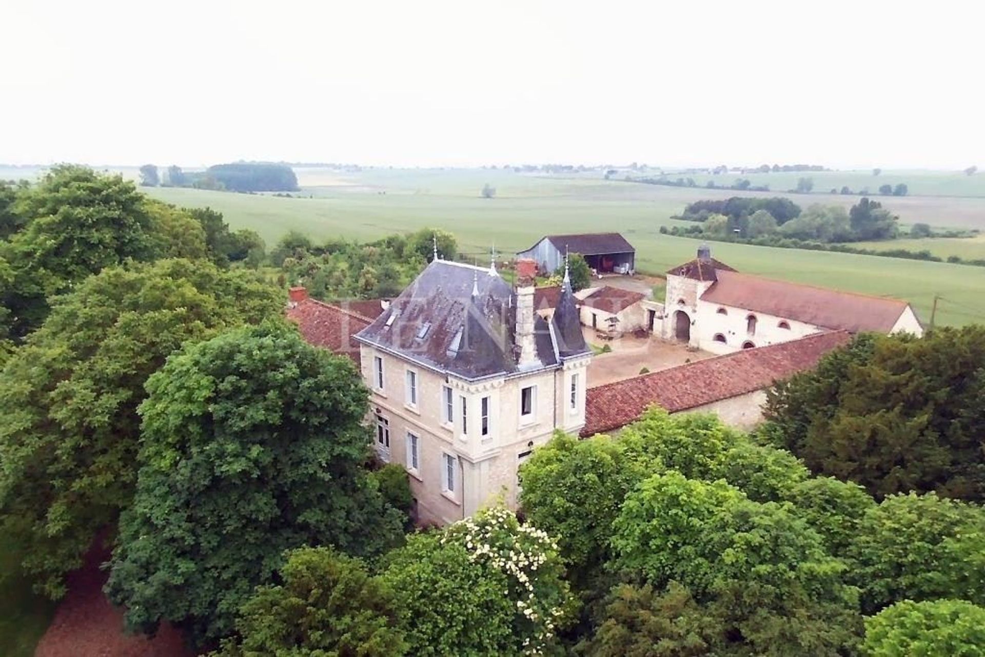 casa en Chinon, Centre-Val de Loire 11549238