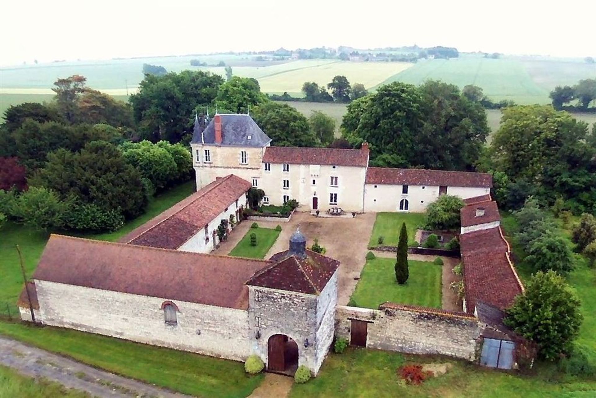 房子 在 Chinon, Centre-Val de Loire 11549238